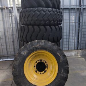 FOTO DE NEUMÁTICOS USADOS