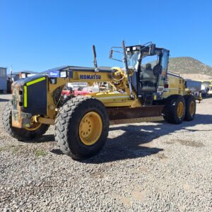FOTO DE MOTONIVELADORA KOMATSU GD675_5 – 2023