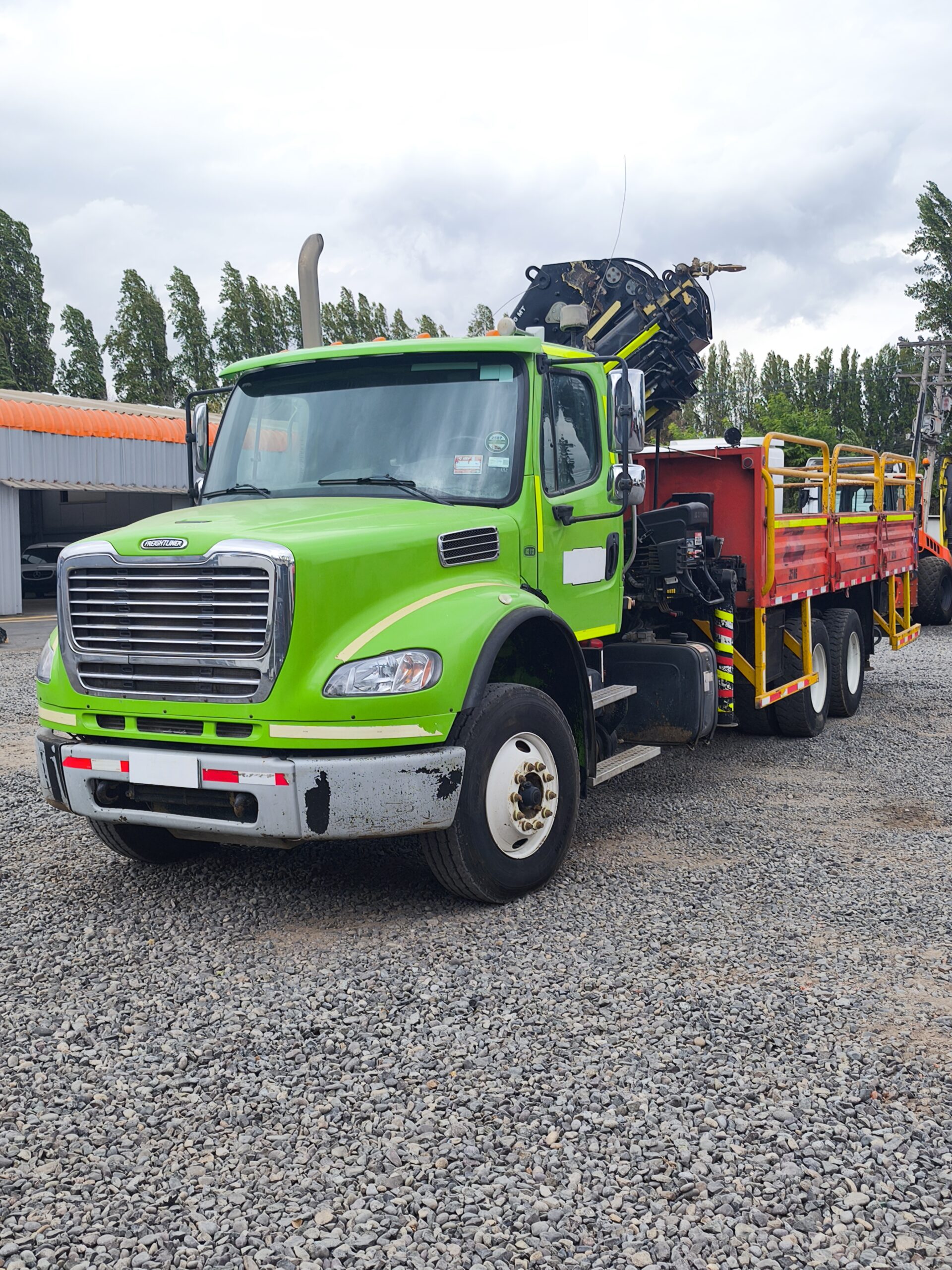 FOTO DE CAMION PLUMA FREIGHTLINER M2 112 - 2016