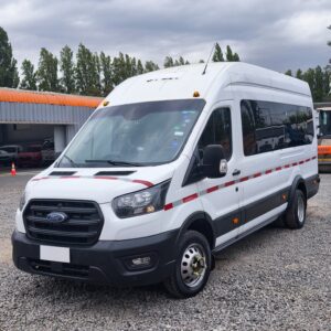 FOTO DE MINIBUS FORD TRANSIT - 2022