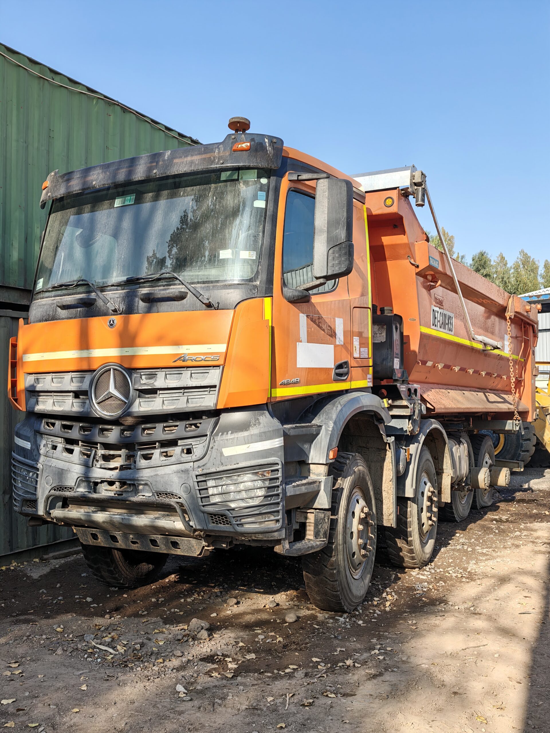 FOTO DE CAMIÓN TOLVA MERCEDES BENZ AROCS 4848K - 2021