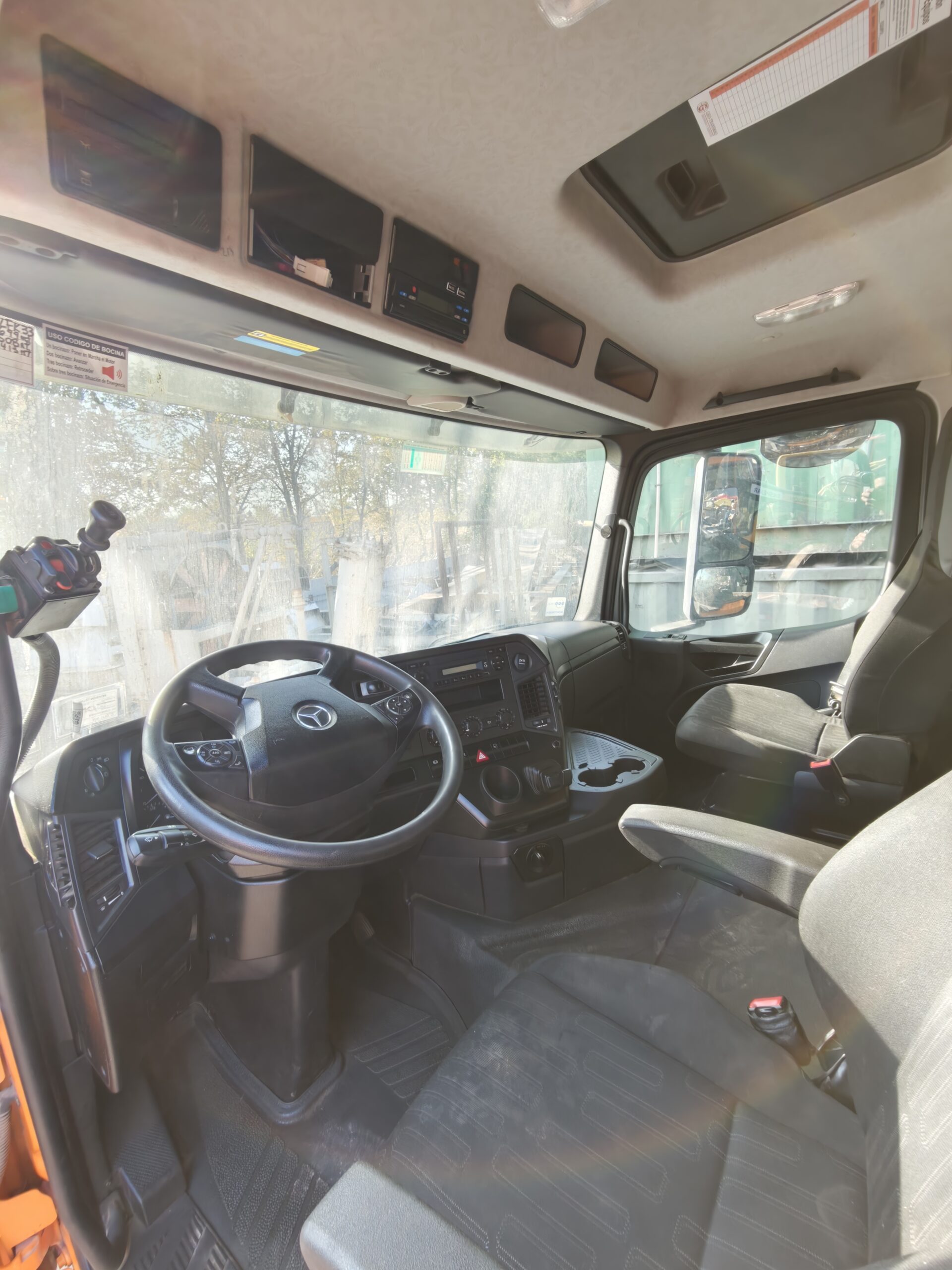 CAMIÓN TOLVA MERCEDES BENZ AROCS 4848K - 2021 - Imagen 5