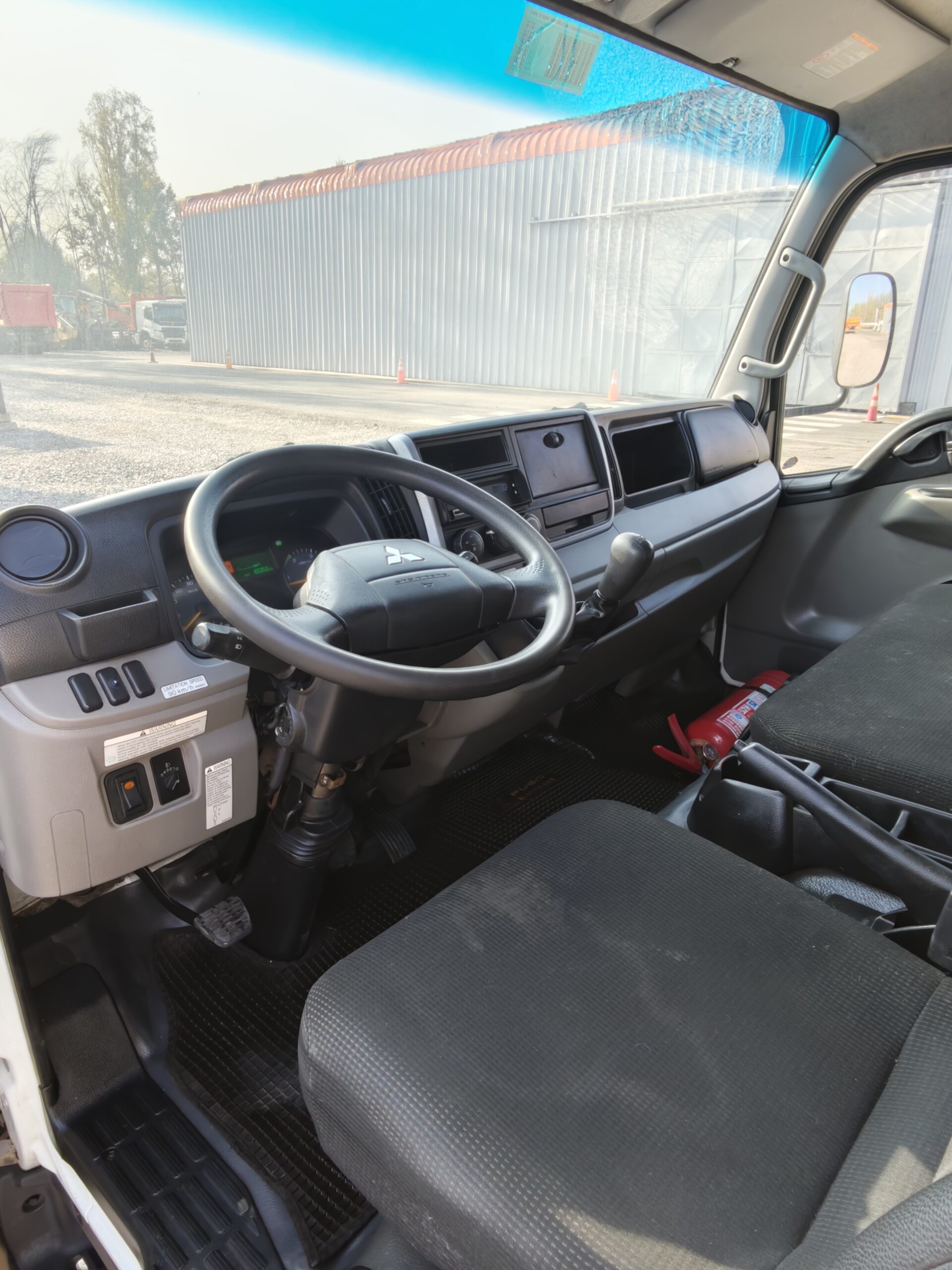 CAMIÓN MITSUBISHI FUSO CANTER 815 - 2020 - Imagen 11