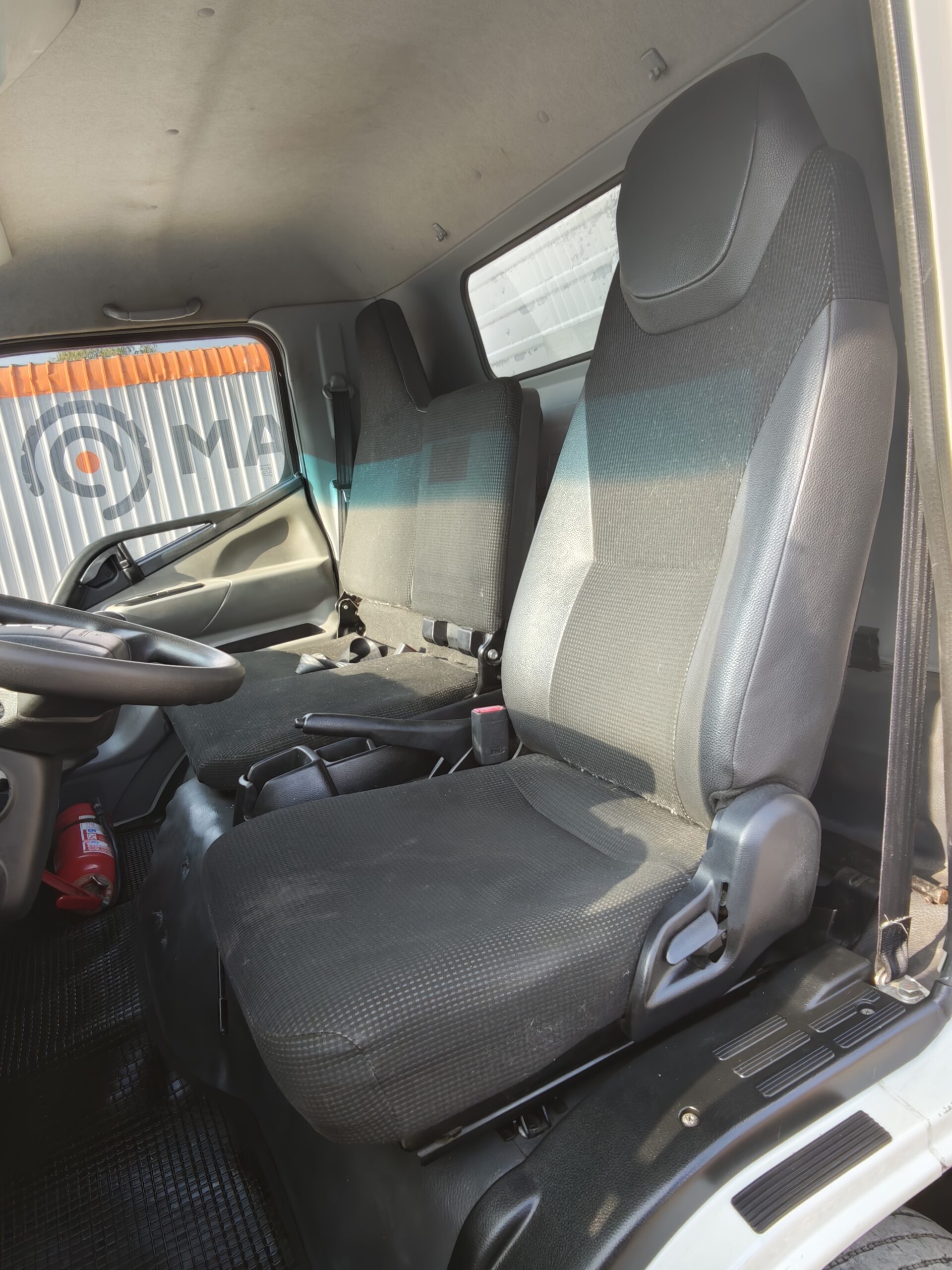 CAMIÓN MITSUBISHI FUSO CANTER 815 - 2020 - Imagen 10