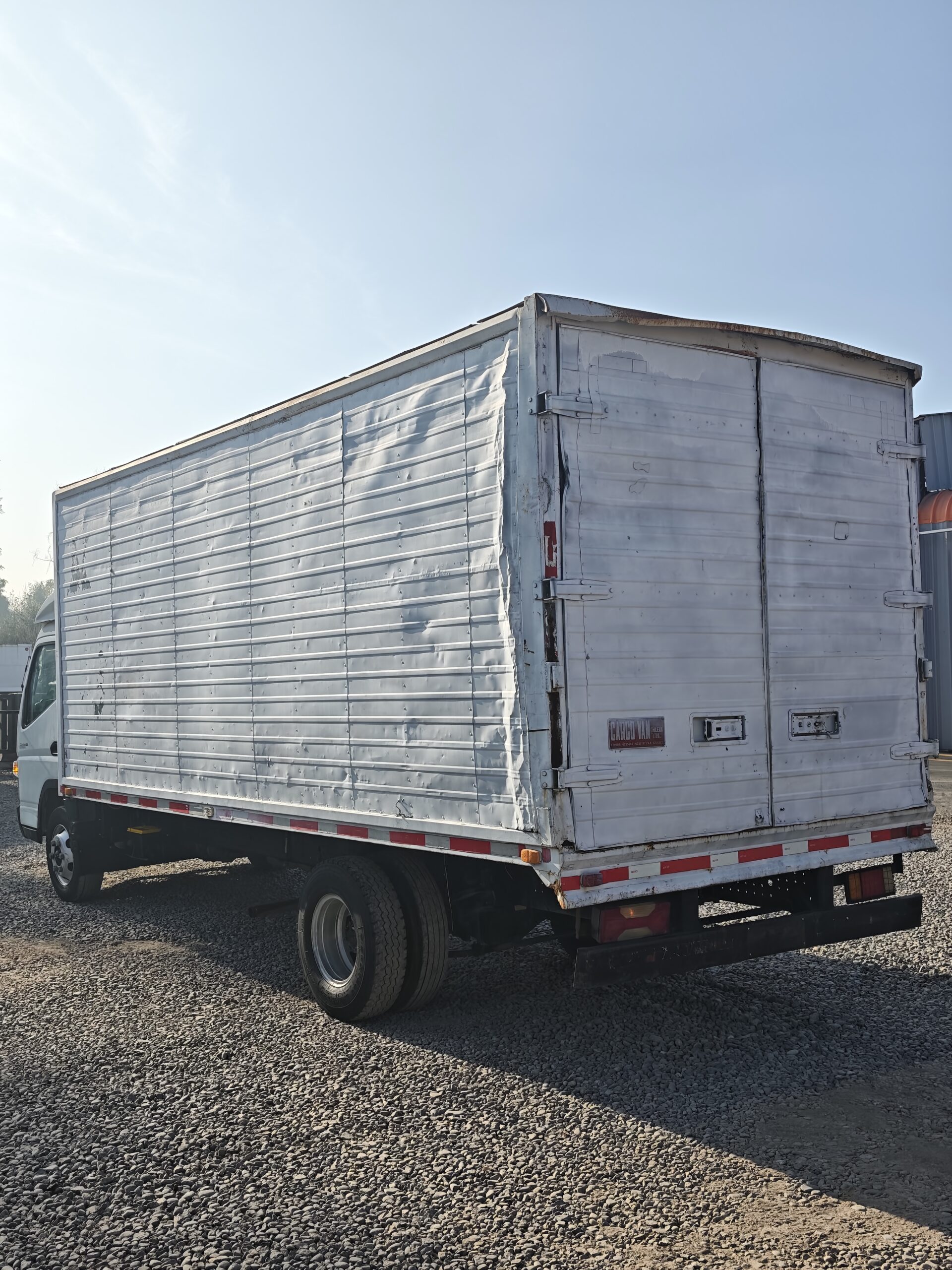 CAMIÓN MITSUBISHI FUSO CANTER 815 - 2020 - Imagen 3