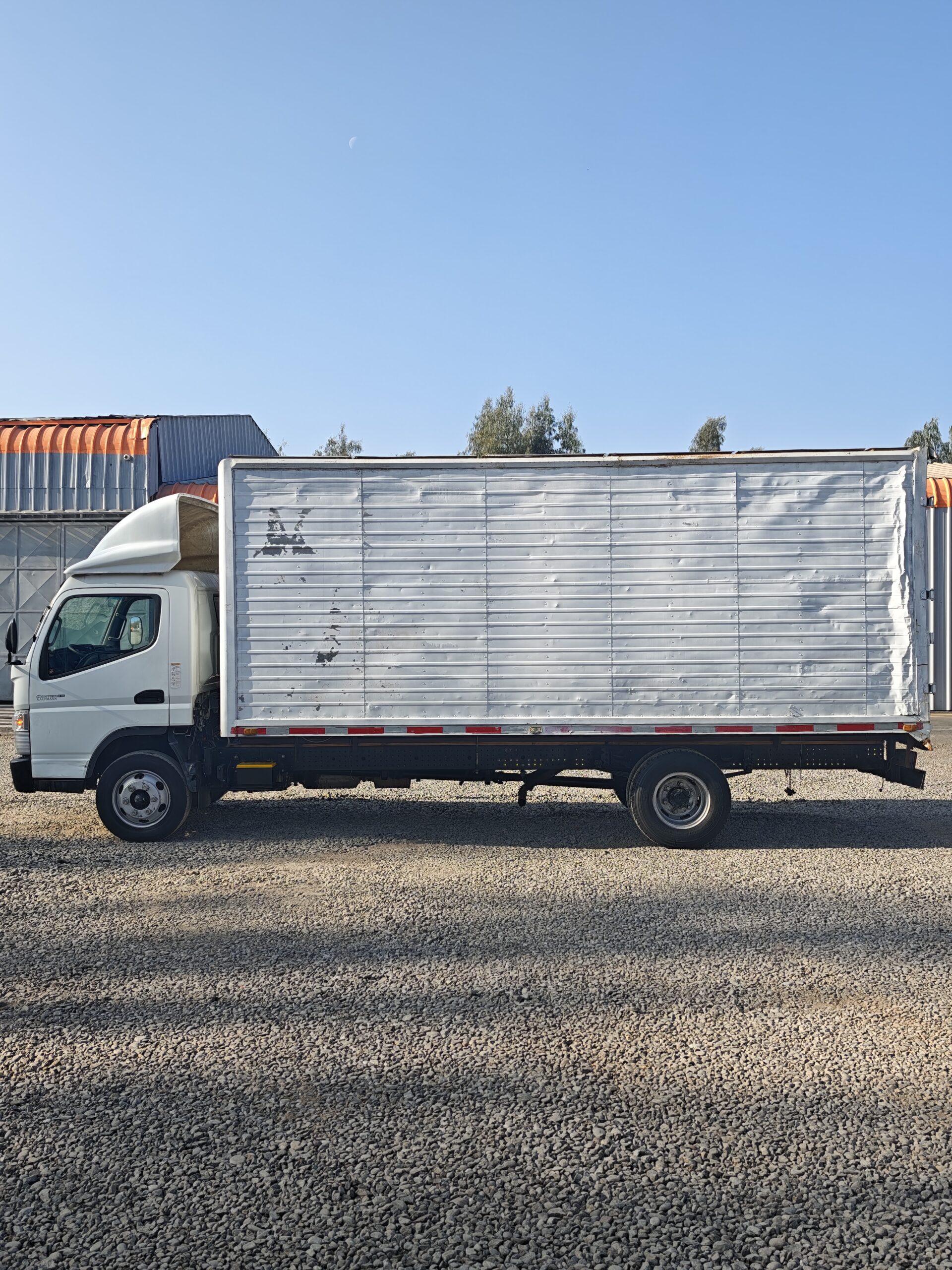 CAMIÓN MITSUBISHI FUSO CANTER 815 - 2020 - Imagen 2
