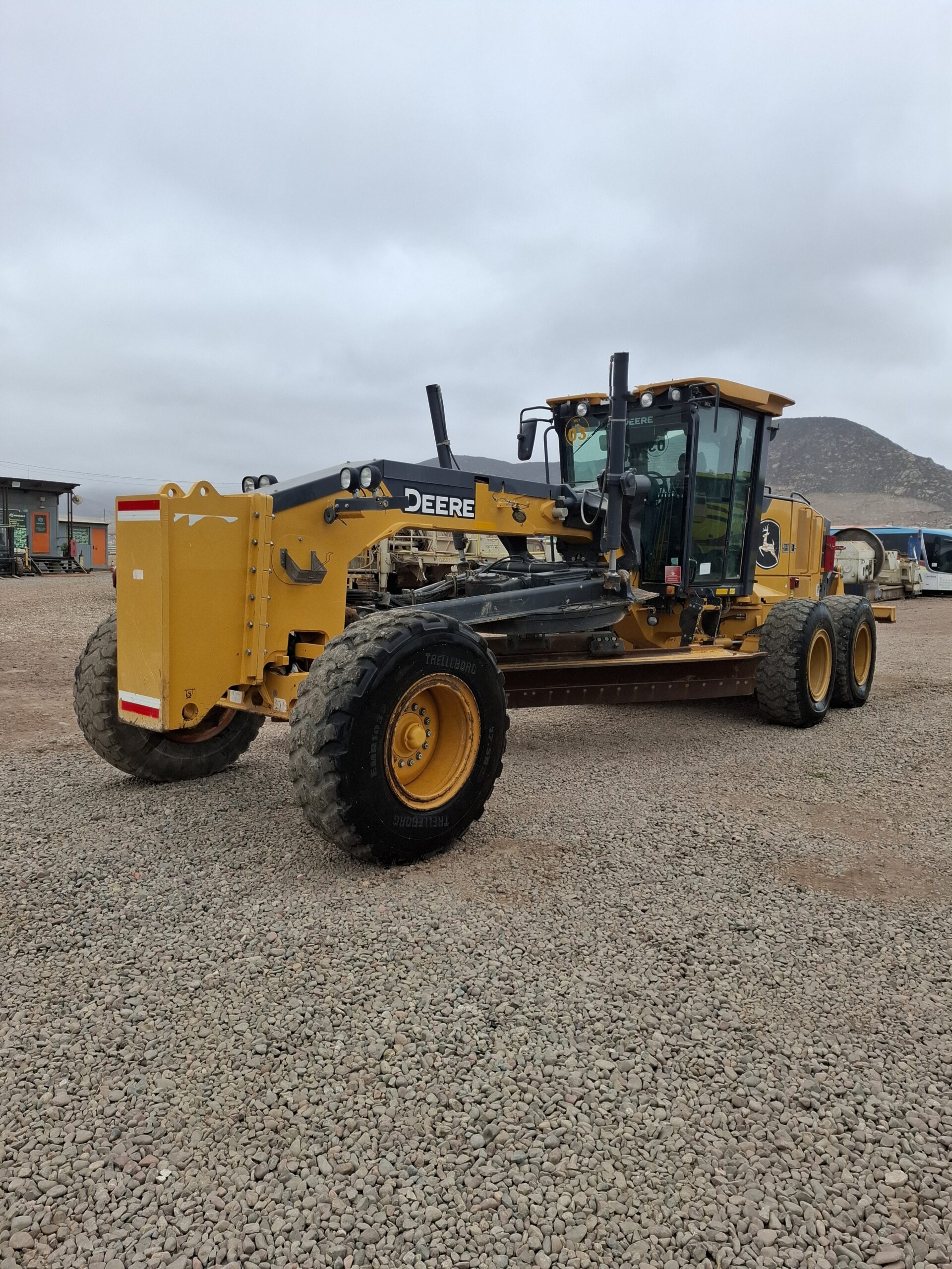 FOTO DE MOTONIVELADORA JOHN DEERE 770G - 2023