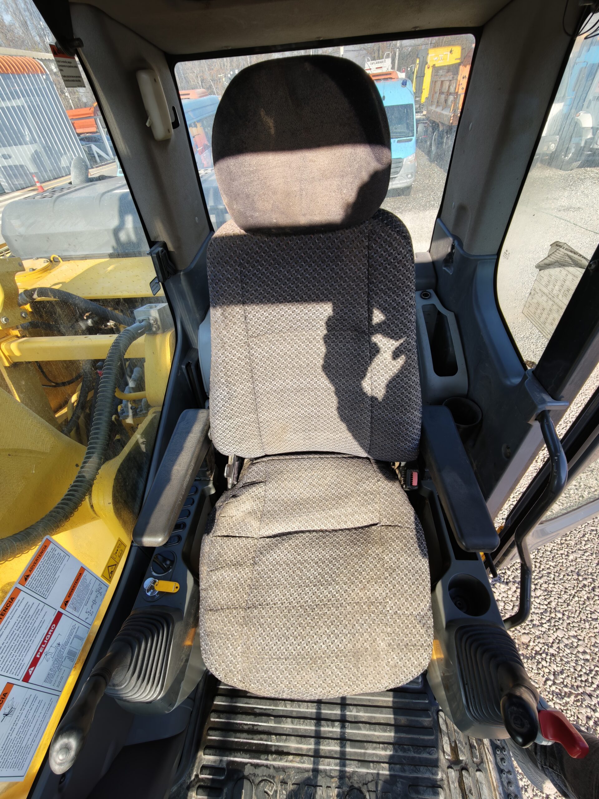 EXCAVADORA KOMATSU PC200_8 - 2011 - Imagen 11