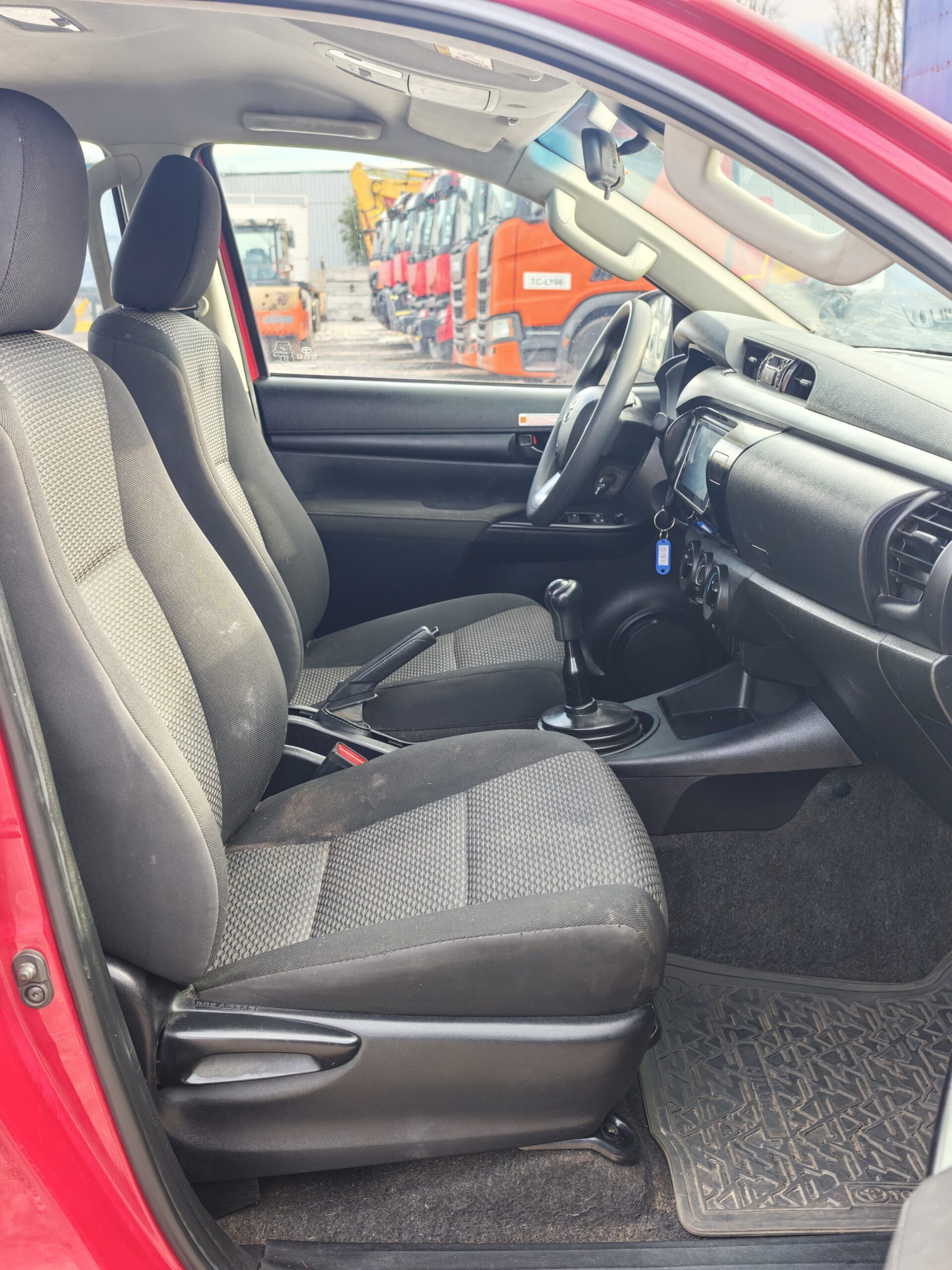 CAMIONETA TOYOTA HILUX DX- 2024 - Imagen 15
