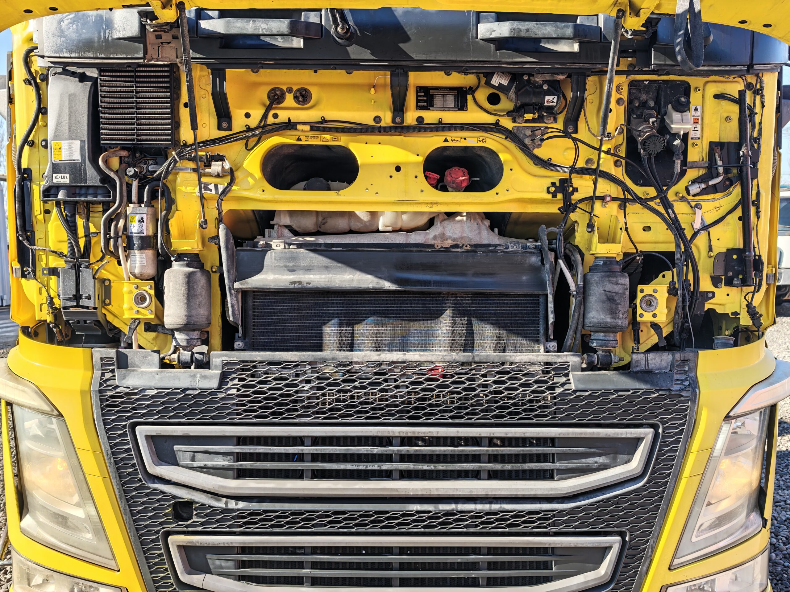 TRACTOCAMIÓN VOLVO FH500 - 2016 - Imagen 16