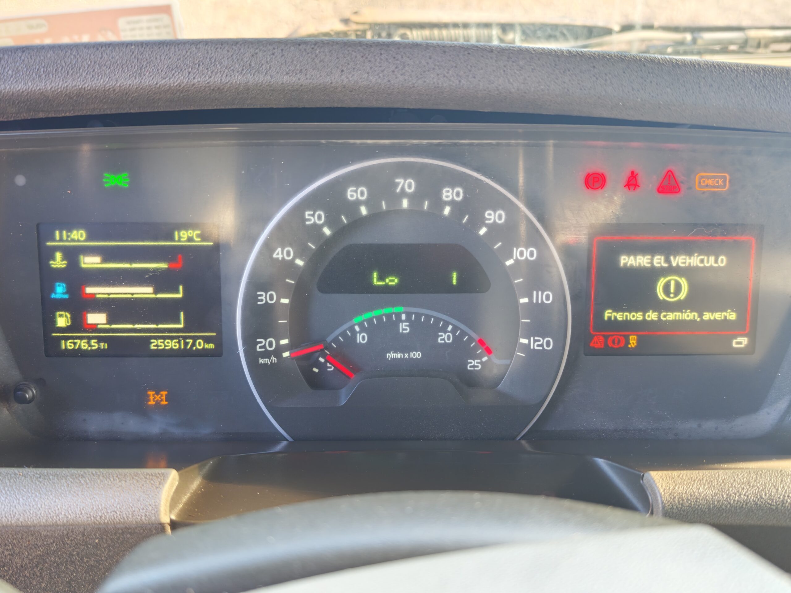 TRACTOCAMIÓN VOLVO FH500 - 2016 - Imagen 12