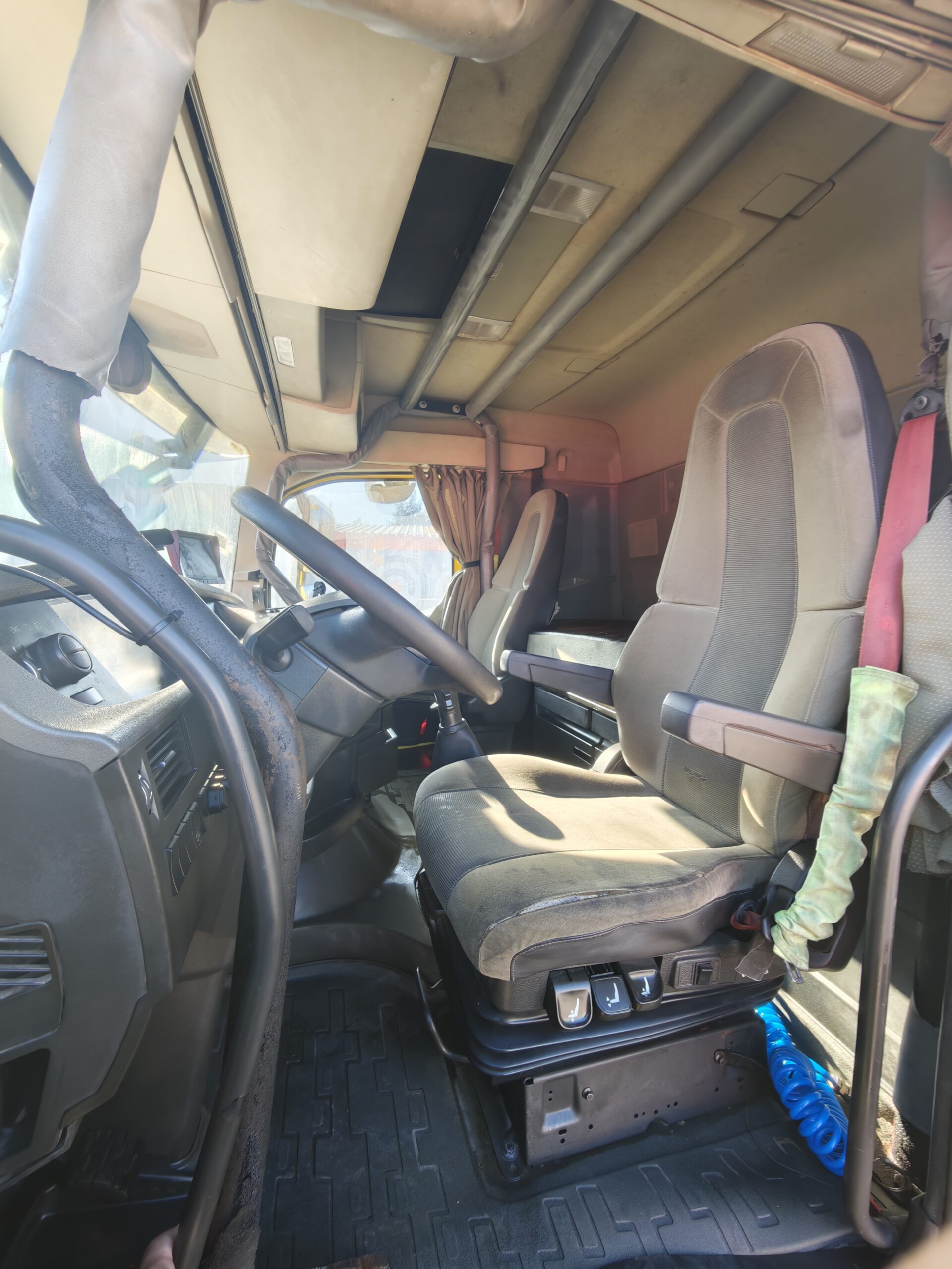 TRACTOCAMIÓN VOLVO FH500 - 2016 - Imagen 10