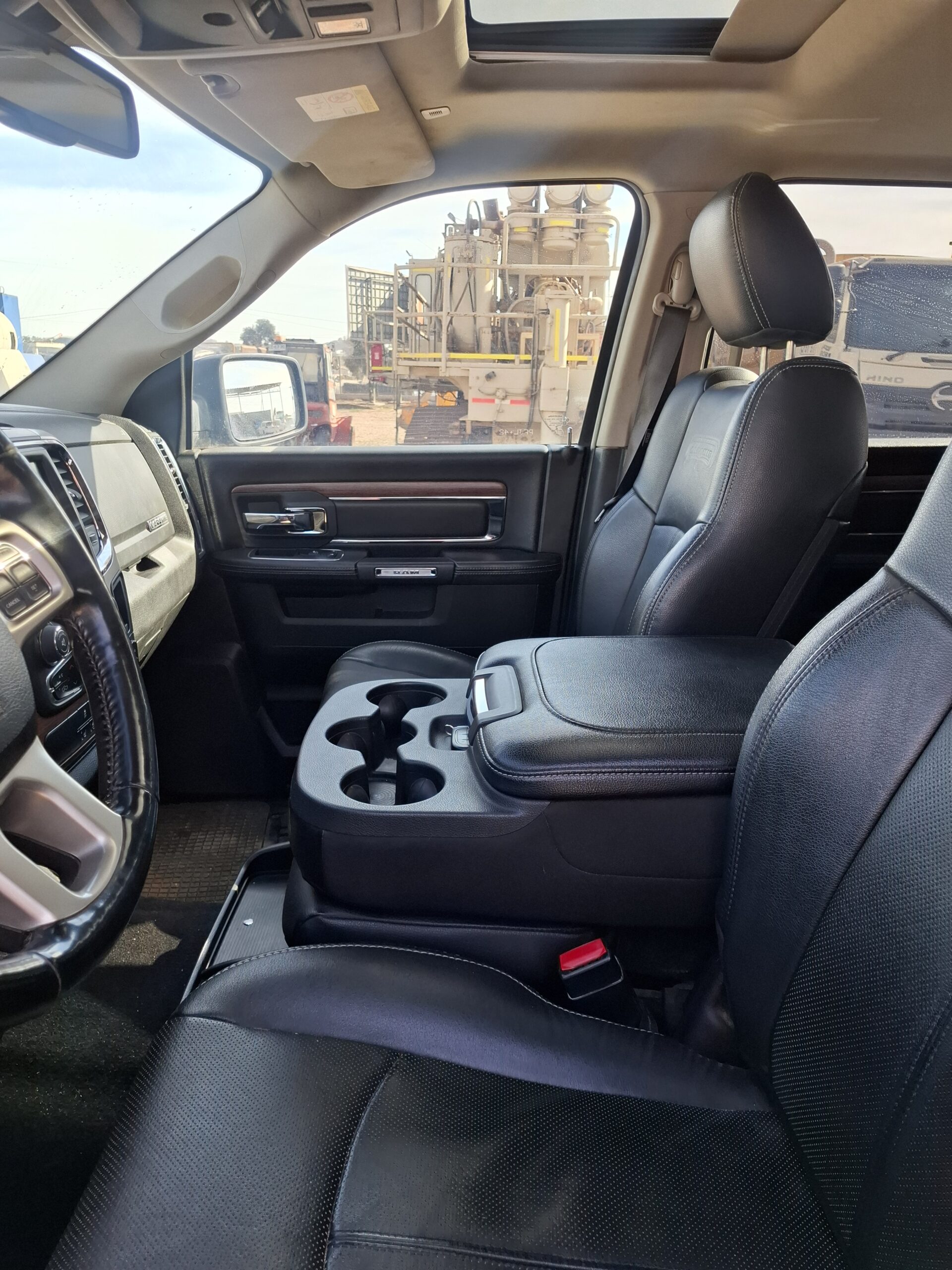 CAMIONETA RAM 1500 LARAMIE - 2020 - Imagen 11