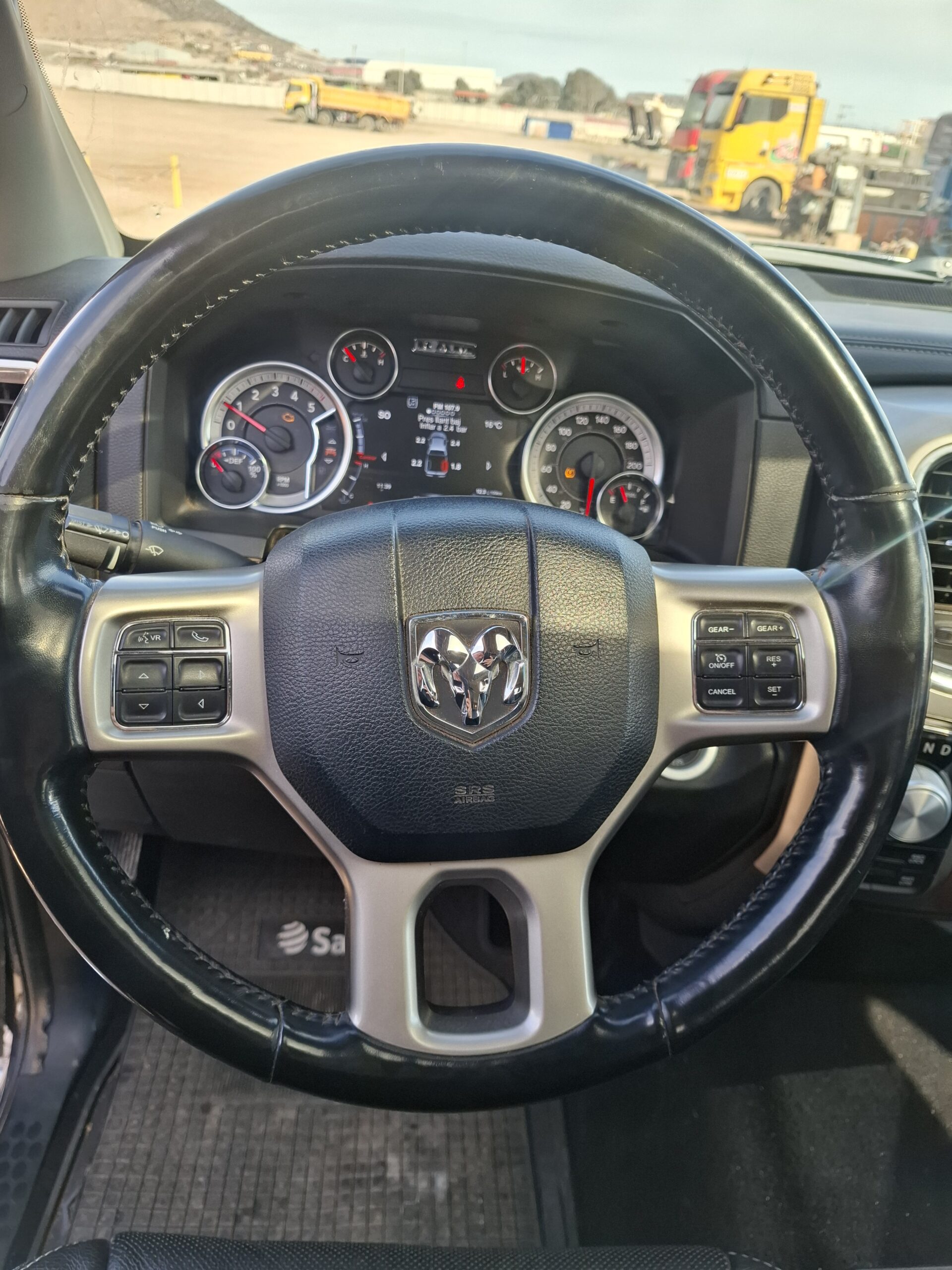 CAMIONETA RAM 1500 LARAMIE - 2020 - Imagen 16