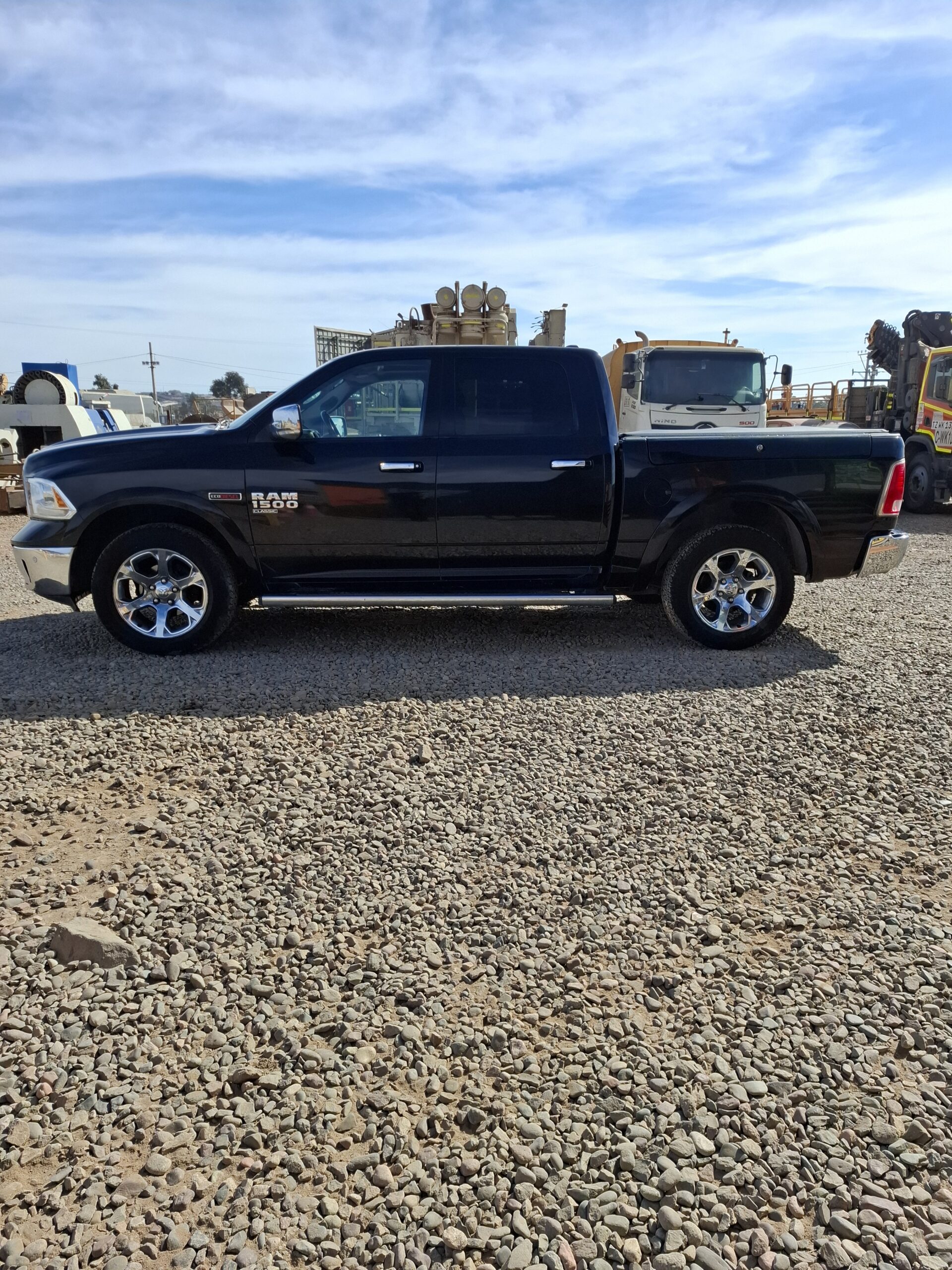CAMIONETA RAM 1500 LARAMIE - 2020 - Imagen 2