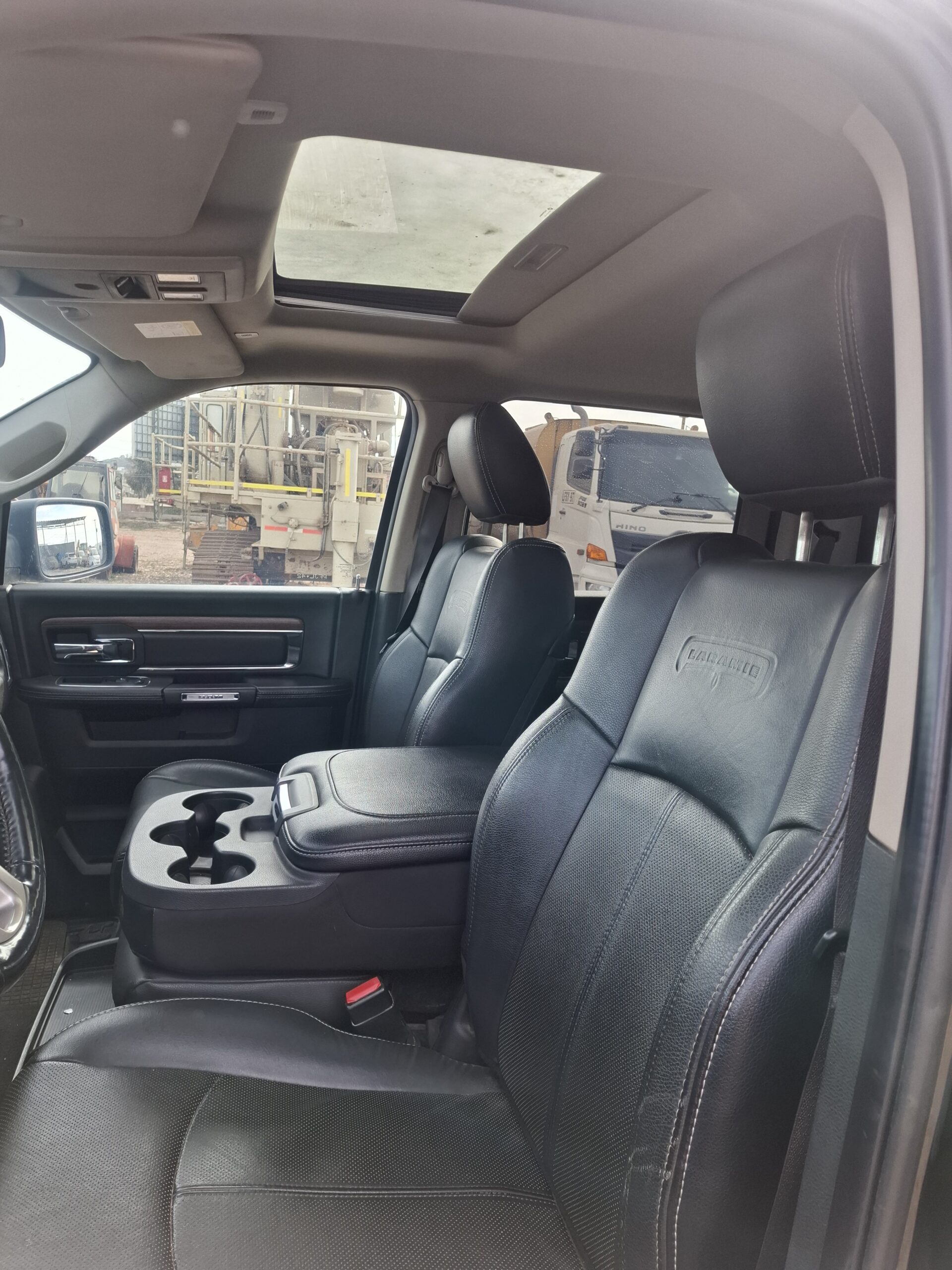 CAMIONETA RAM 1500 LARAMIE - 2020 - Imagen 9