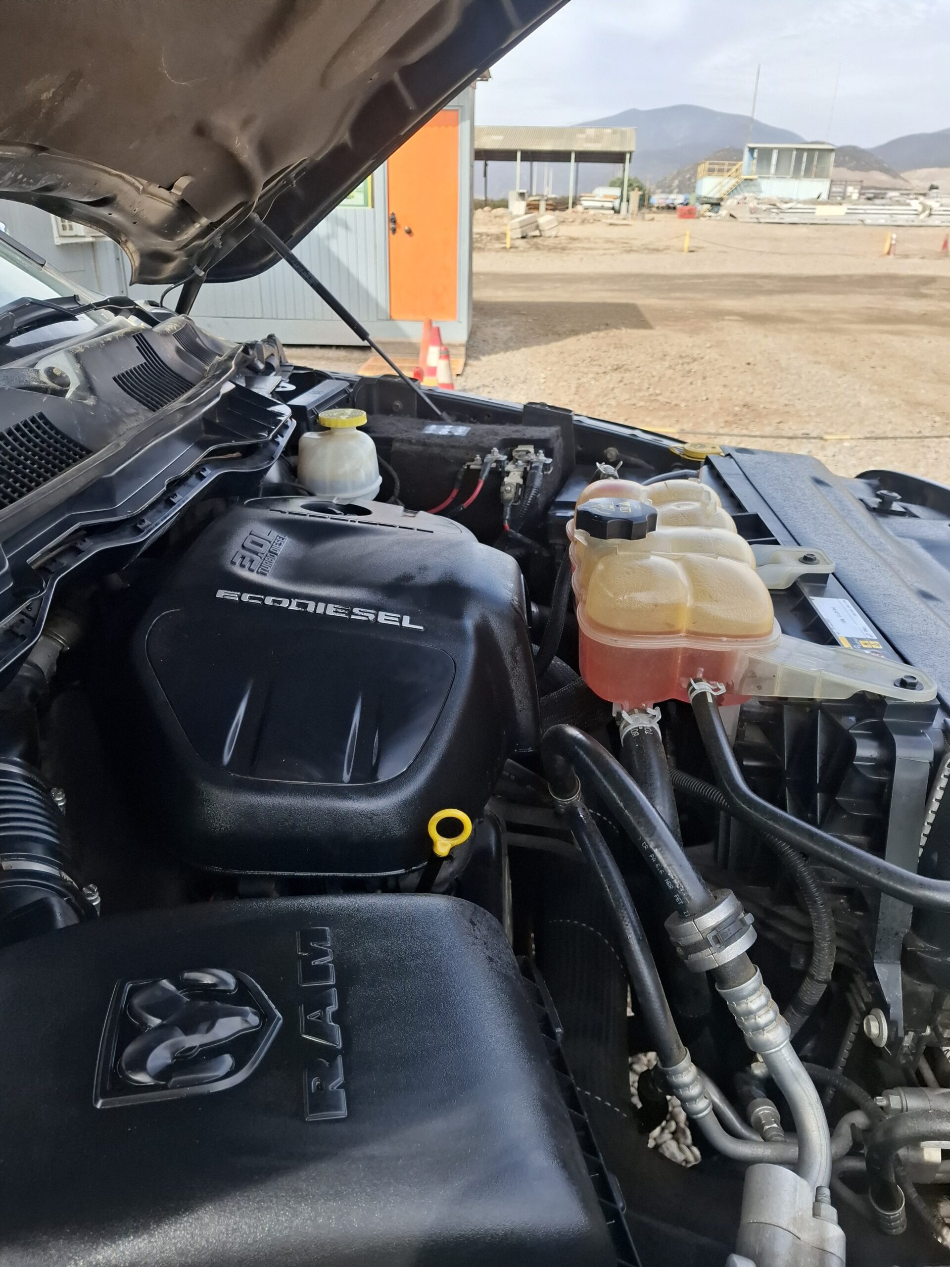 CAMIONETA RAM 1500 LARAMIE - 2020 - Imagen 21