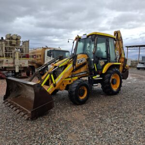 FOTO DE RETROEXCAVADORA JCB 3CX - 2017