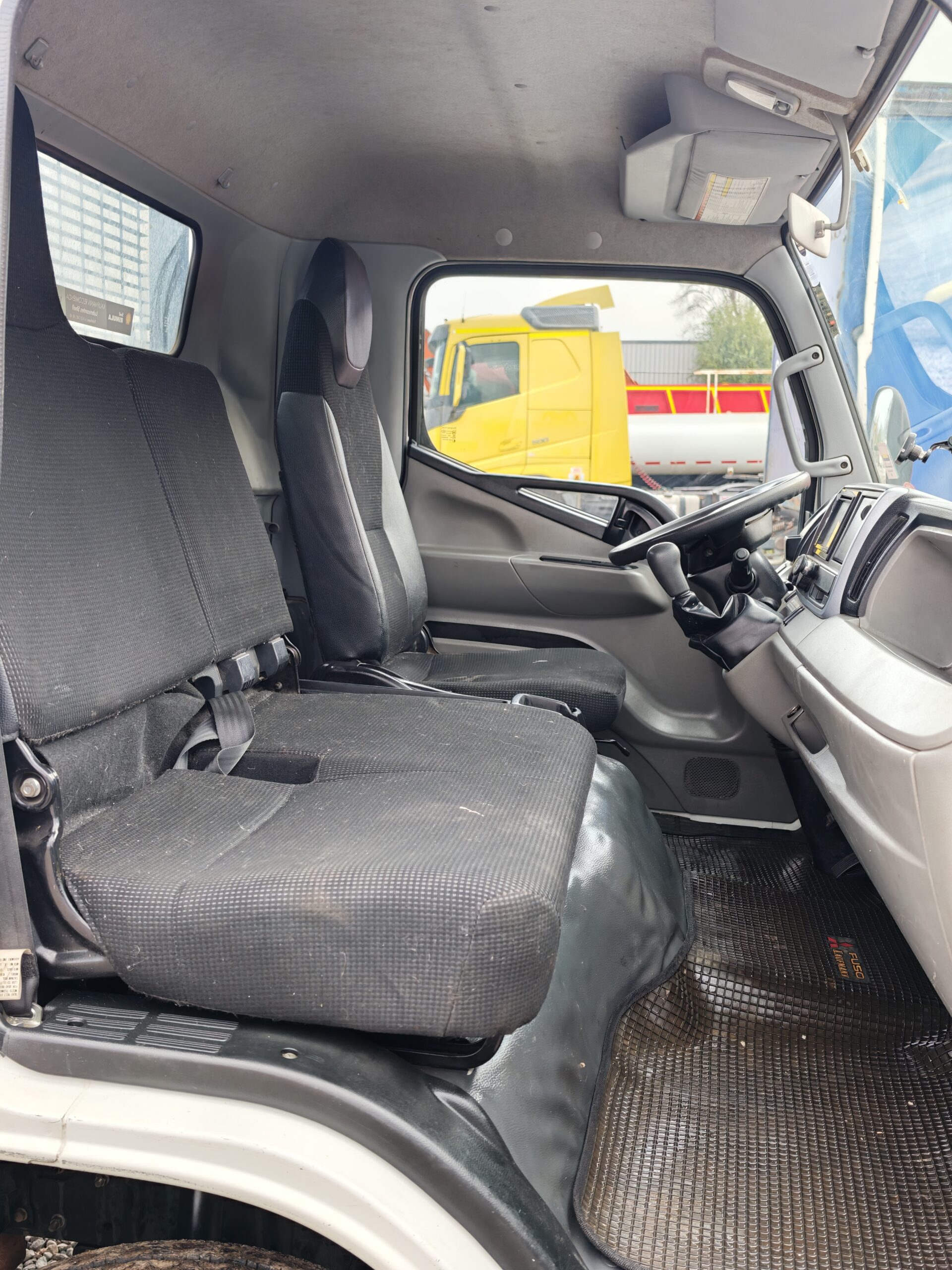 CAMIÓN MITSUBISHI FUSO CANTER 815 - 2022 - Imagen 14