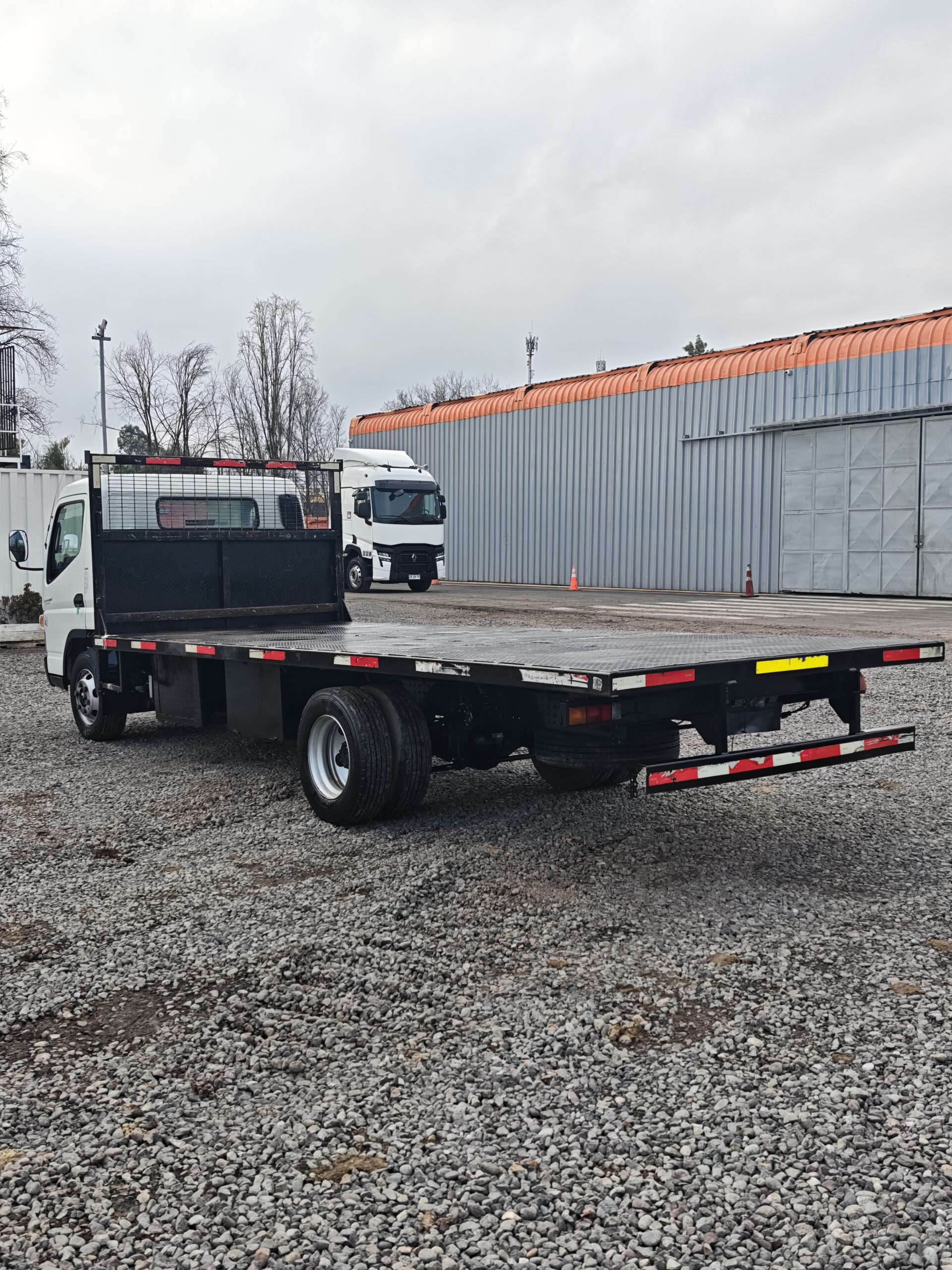 CAMIÓN MITSUBISHI FUSO CANTER 815 - 2022 - Imagen 3