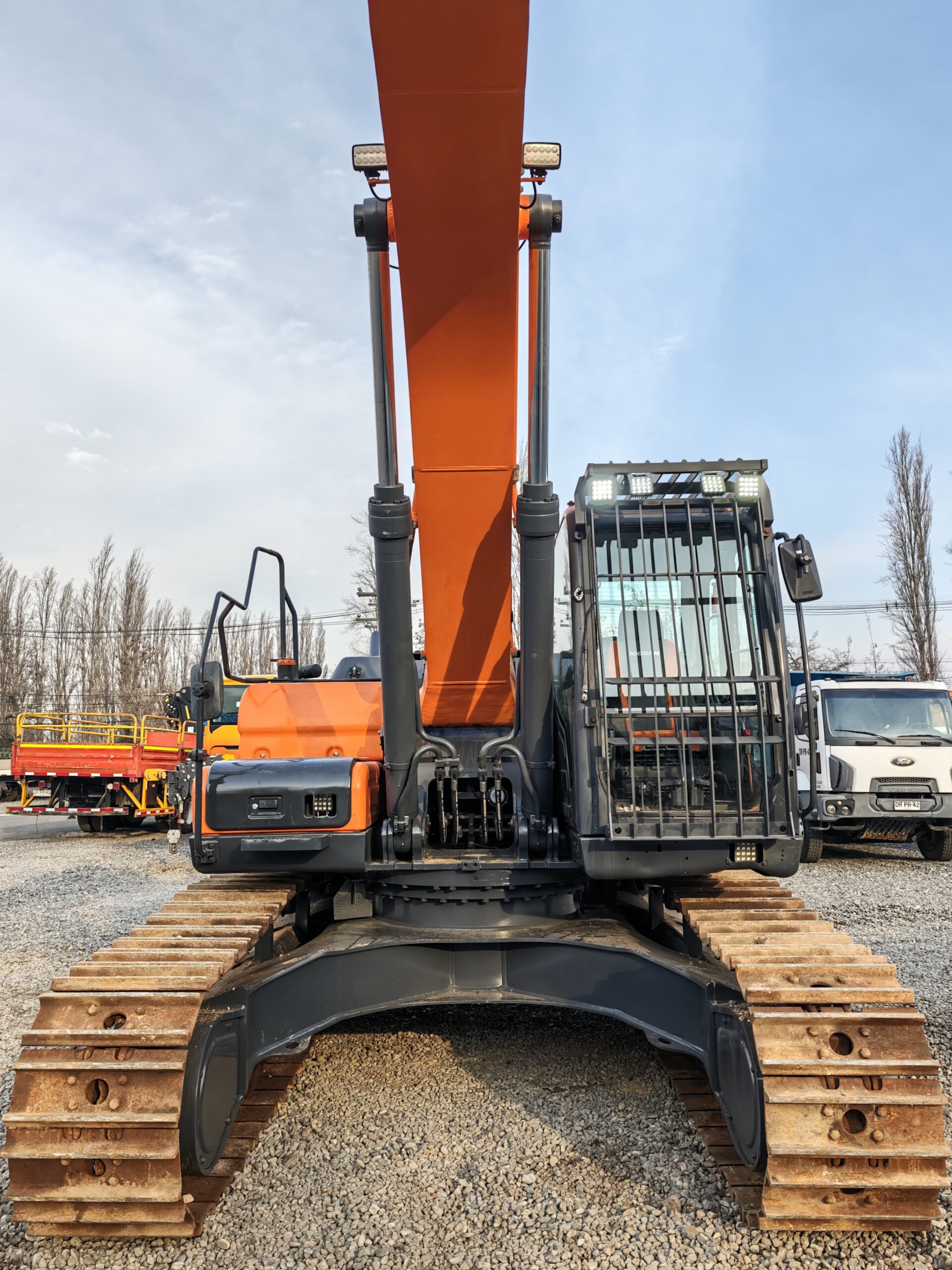 EXCAVADORA DOOSAN DX300LC - 2026 - Imagen 21