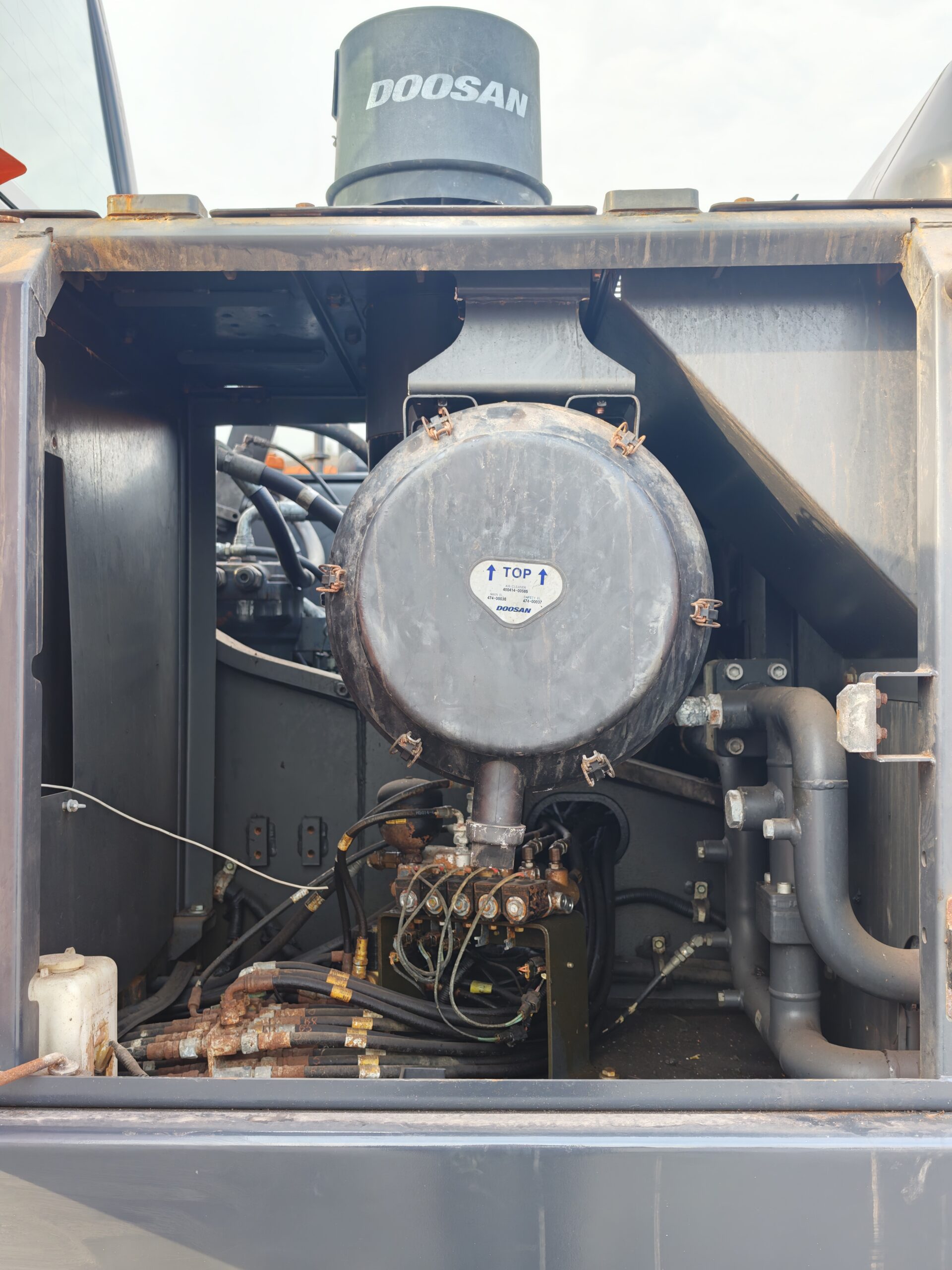 EXCAVADORA DOOSAN DX300LC - 2026 - Imagen 15