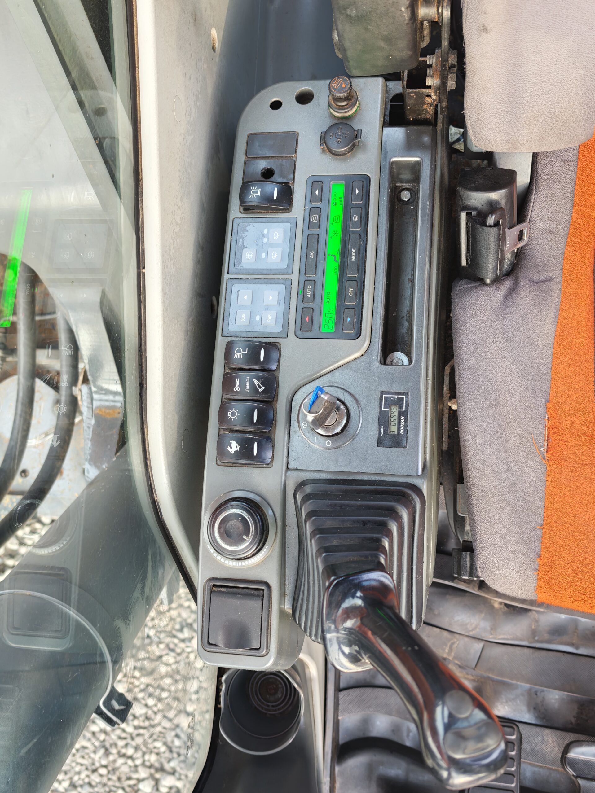 EXCAVADORA DOOSAN DX300LC - 2026 - Imagen 13