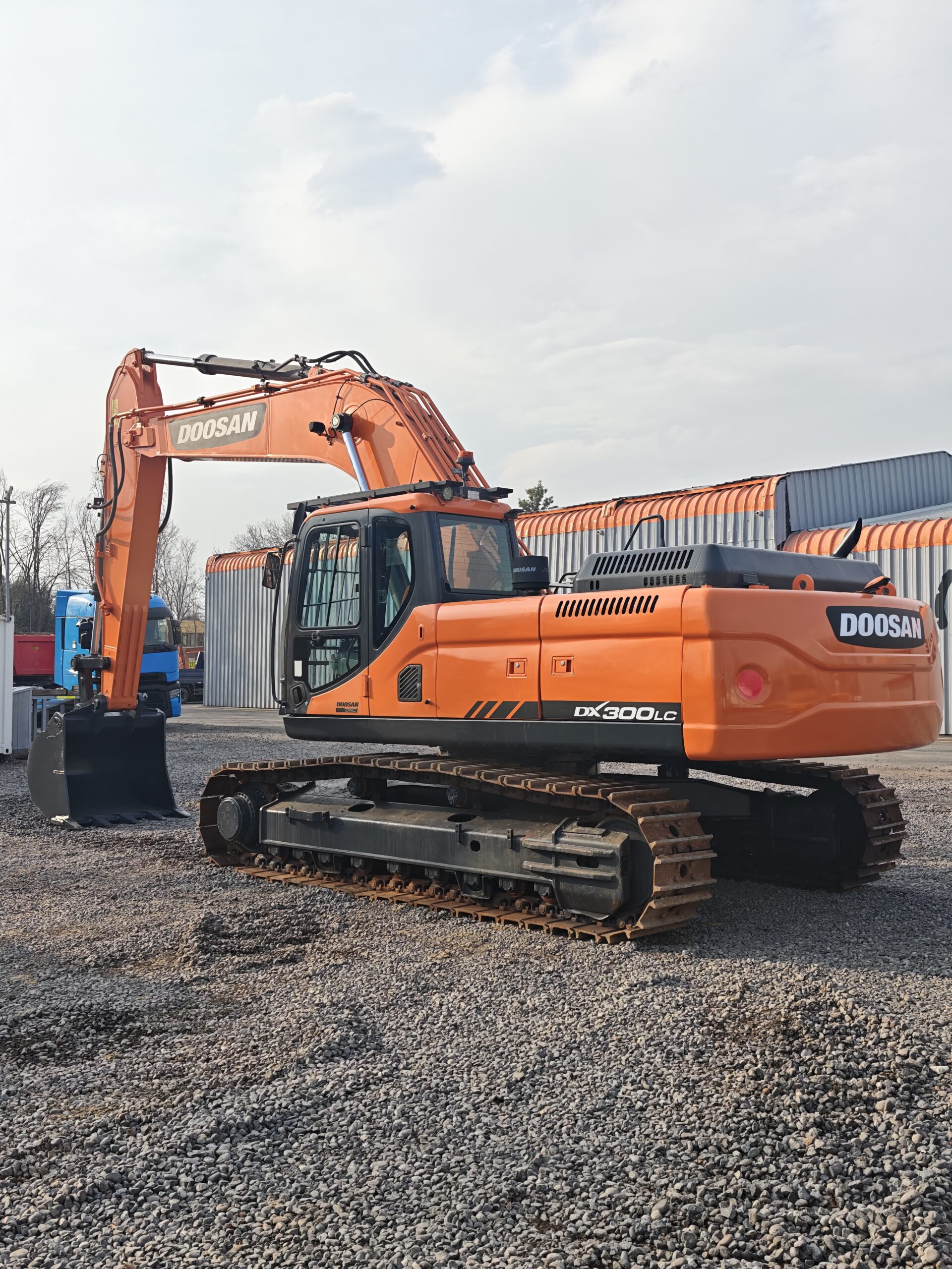 EXCAVADORA DOOSAN DX300LC - 2026 - Imagen 3