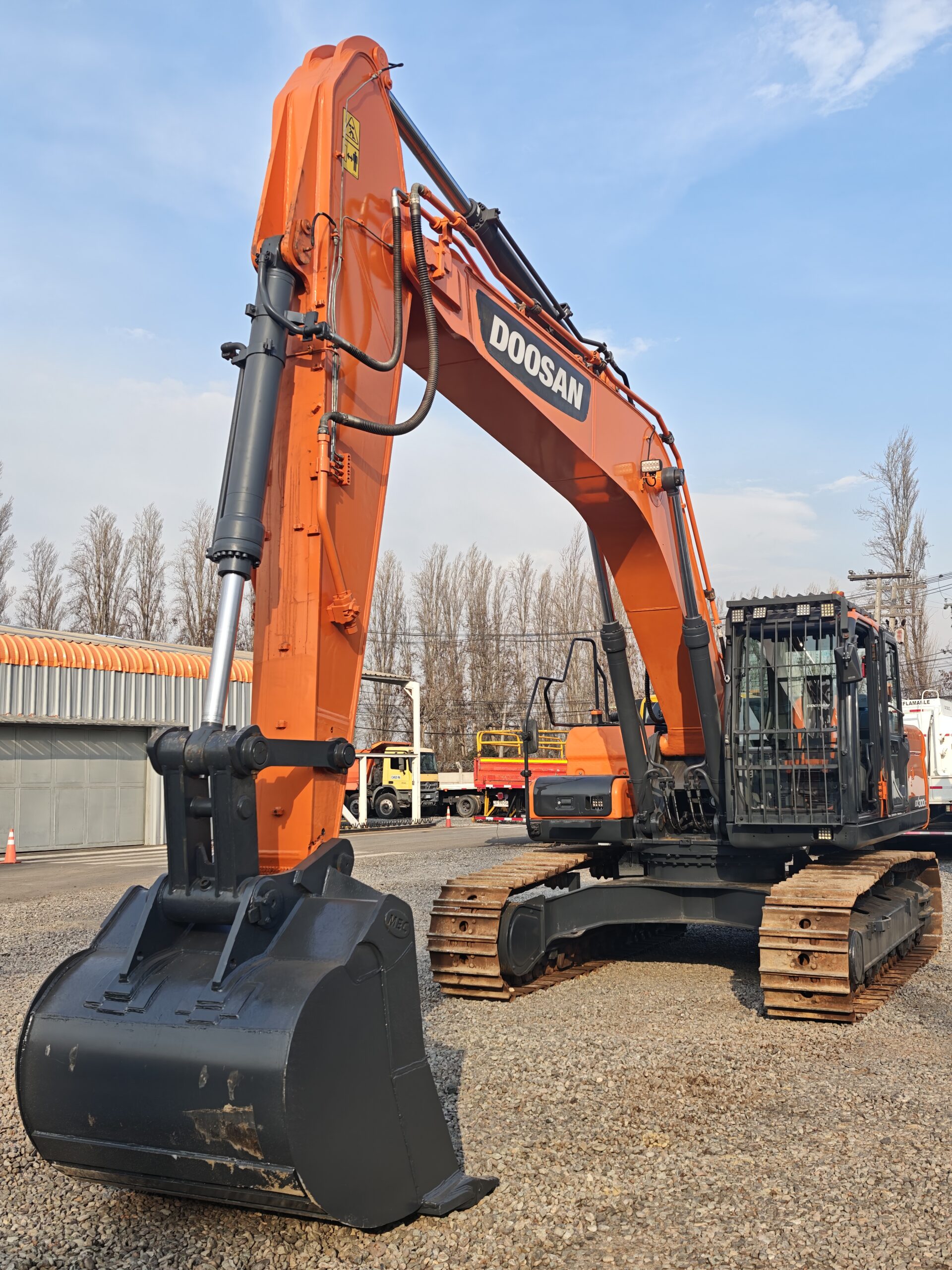 FOTO DE EXCAVADORA DOOSAN DX300LC - 2026