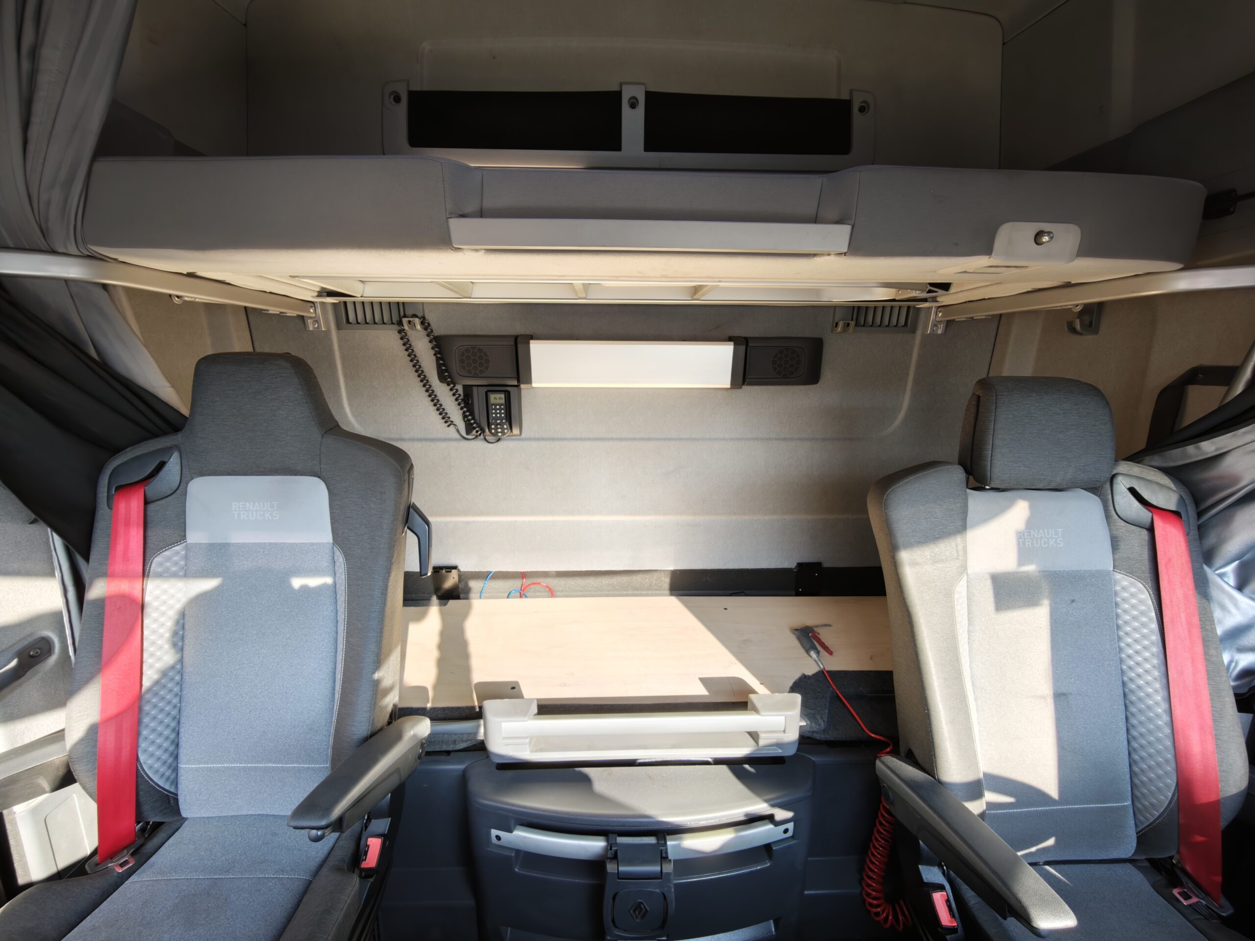 TRACTOCAMIÓN RENAULT T520 - 2024 - Imagen 14
