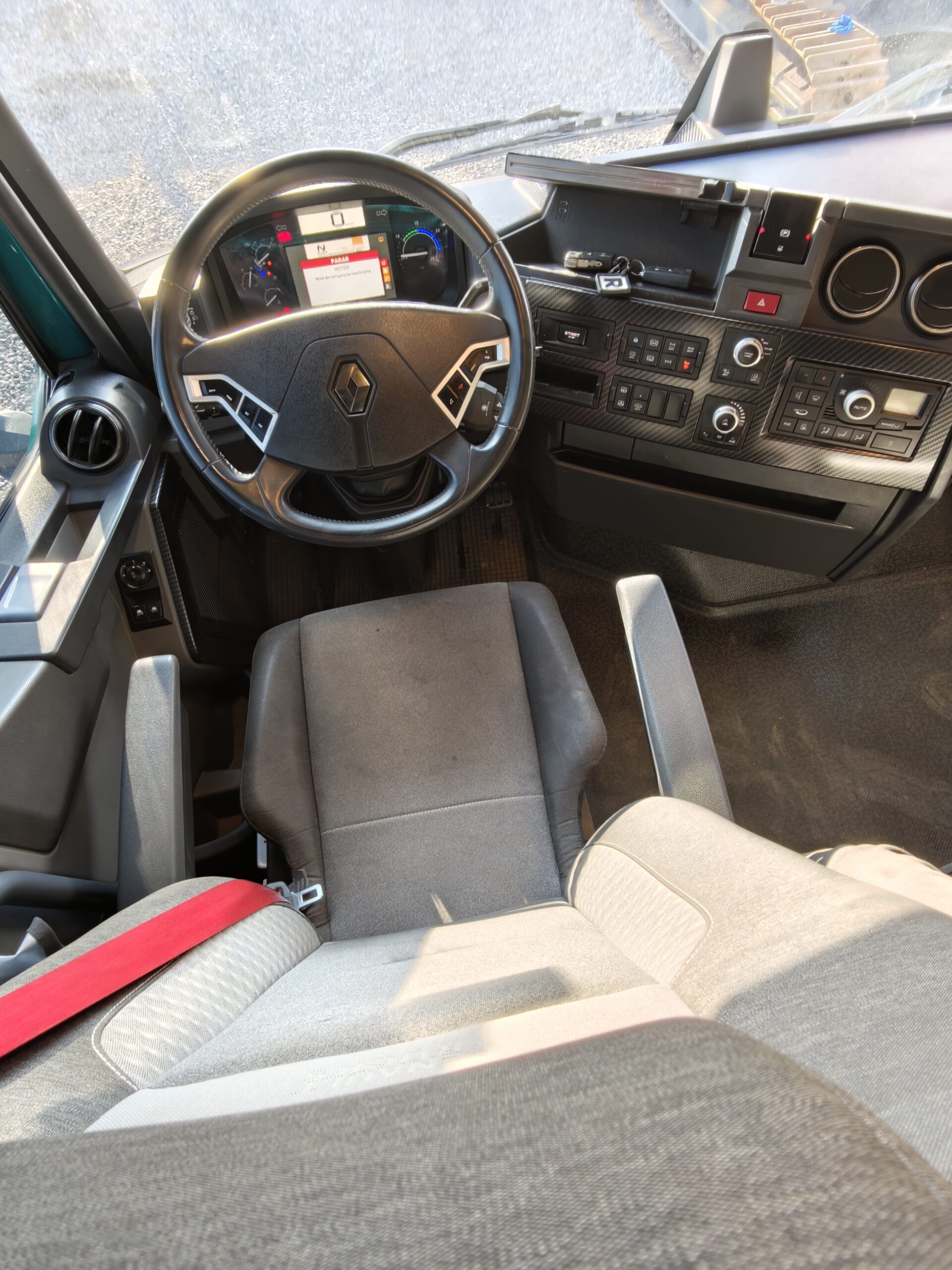 TRACTOCAMIÓN RENAULT T520 - 2024 - Imagen 11