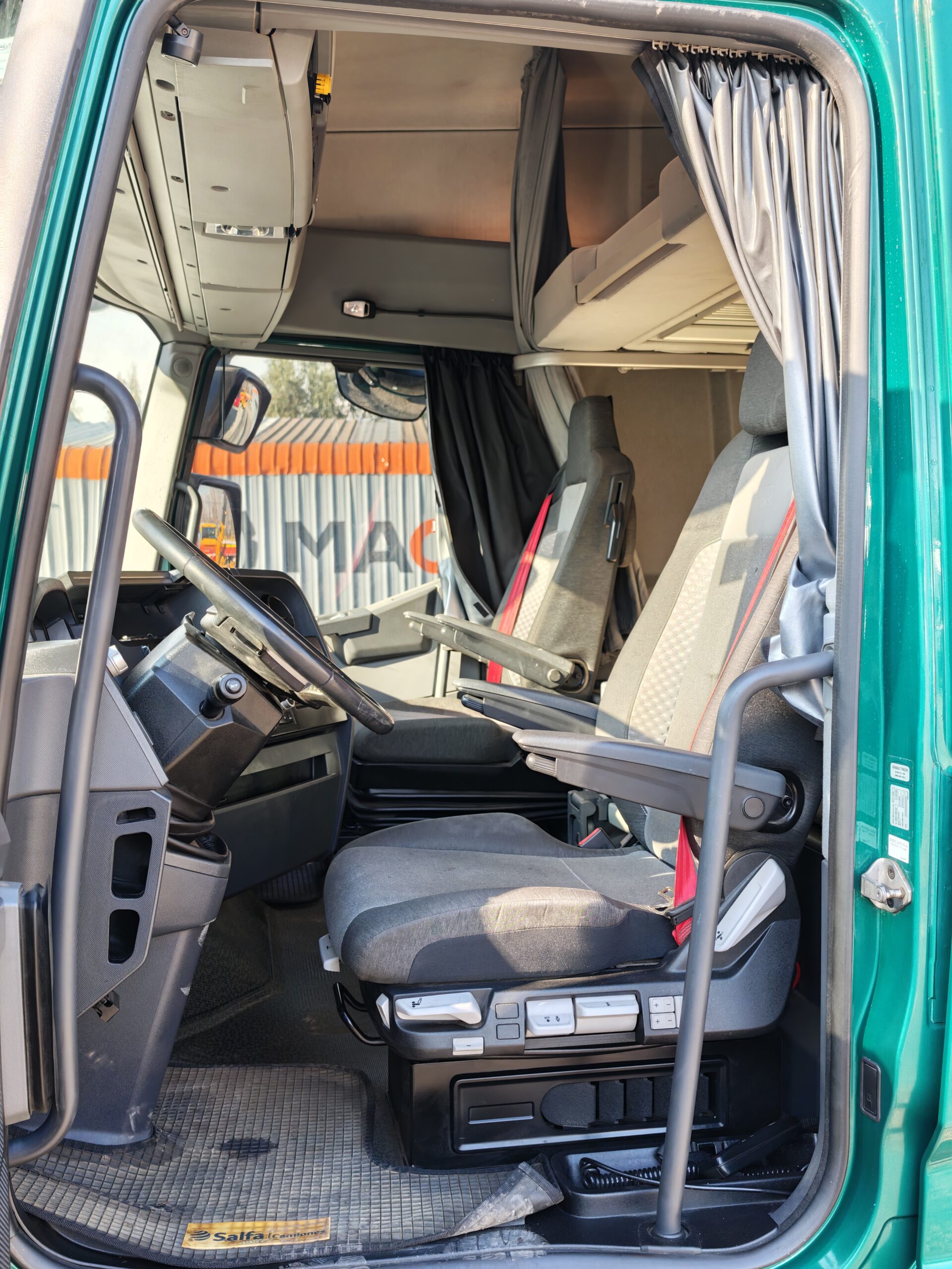 TRACTOCAMIÓN RENAULT T520 - 2024 - Imagen 9
