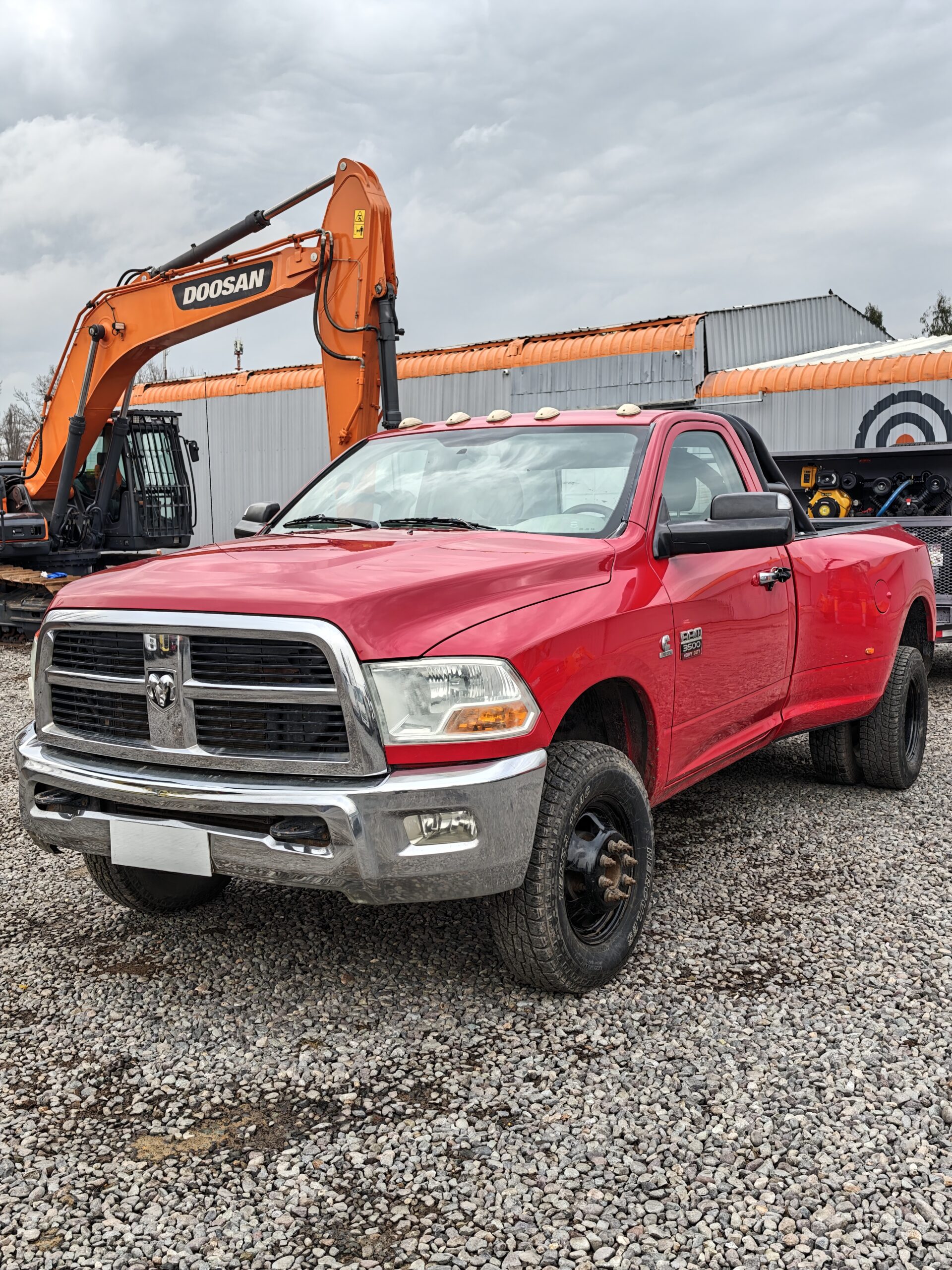 FOTO DE CAMIONETA DODGE RAM 3500 - 2011