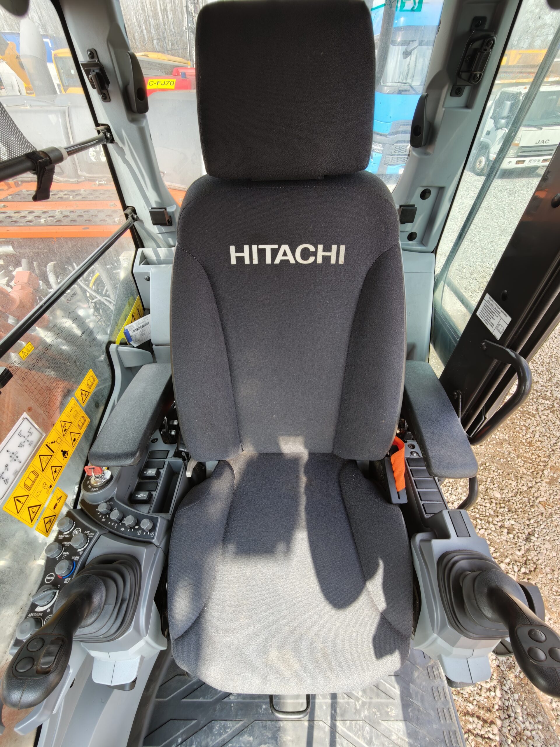 EXCAVADORA HITACHI ZX210LC-7H - 2026 - Imagen 12