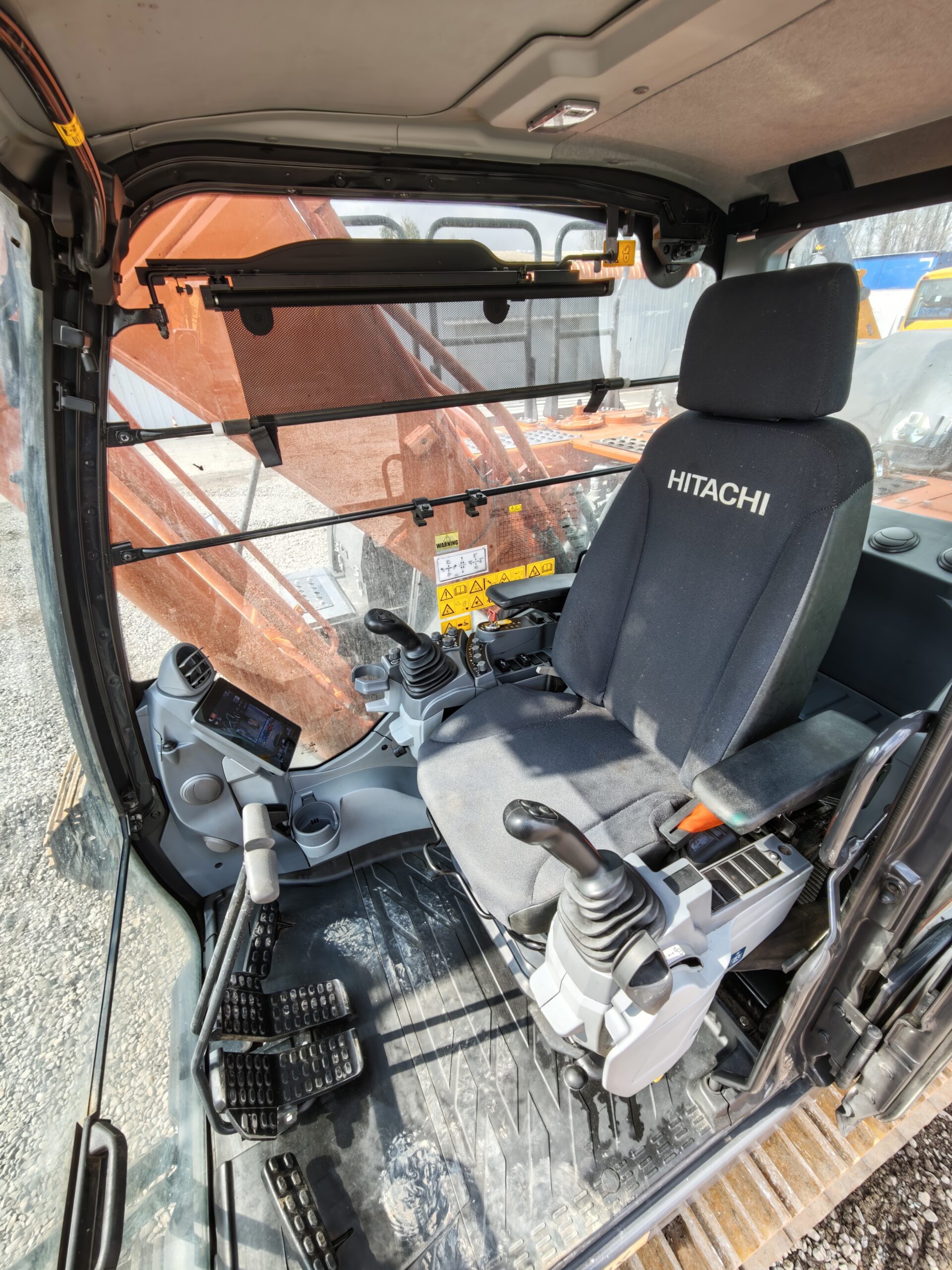 EXCAVADORA HITACHI ZX210LC-7H - 2026 - Imagen 11
