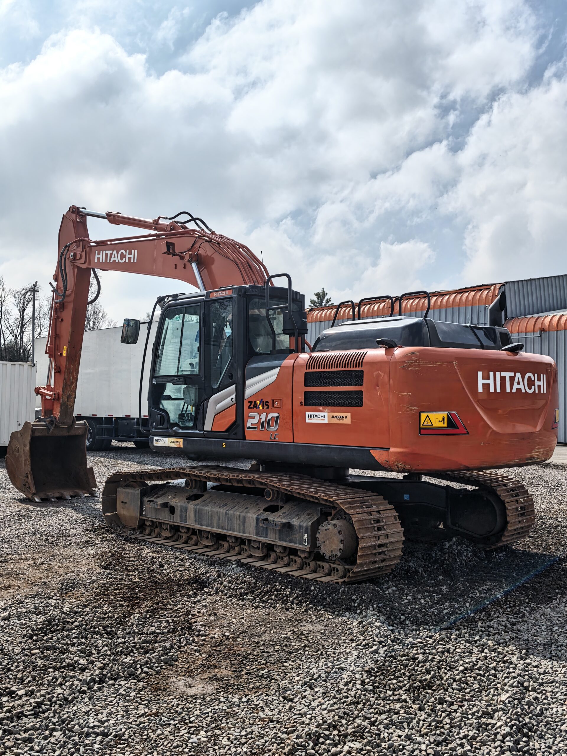 EXCAVADORA HITACHI ZX210LC-7H - 2026 - Imagen 3