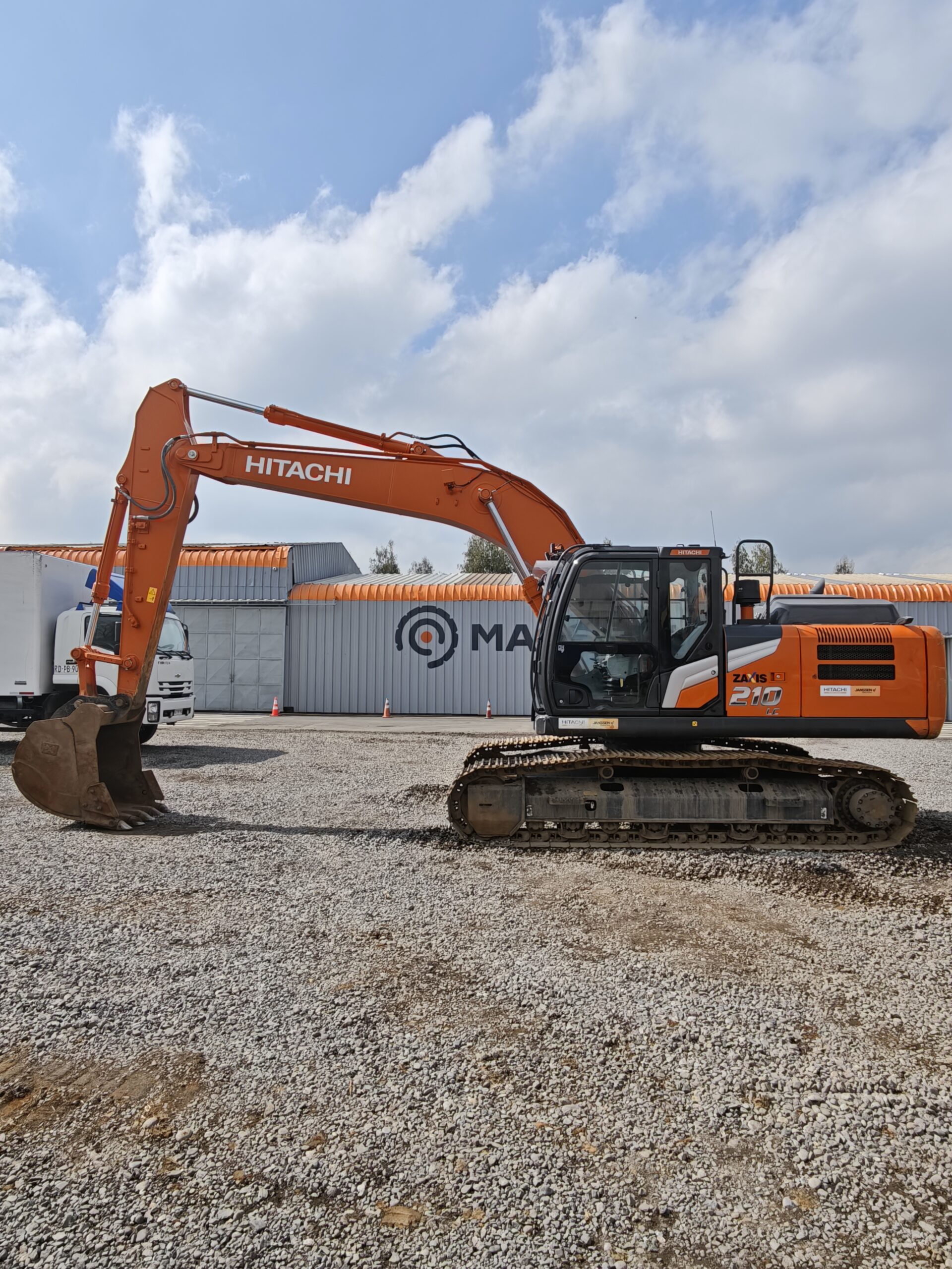 EXCAVADORA HITACHI ZX210LC-7H - 2026 - Imagen 2