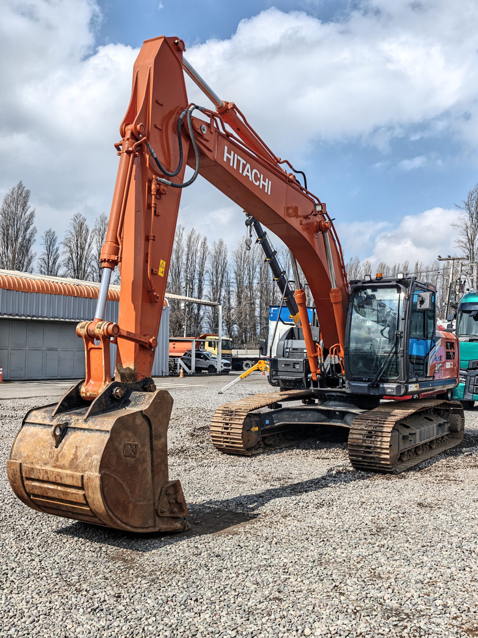 FOTO DE EXCAVADORA HITACHI ZX210LC-7H - 2026