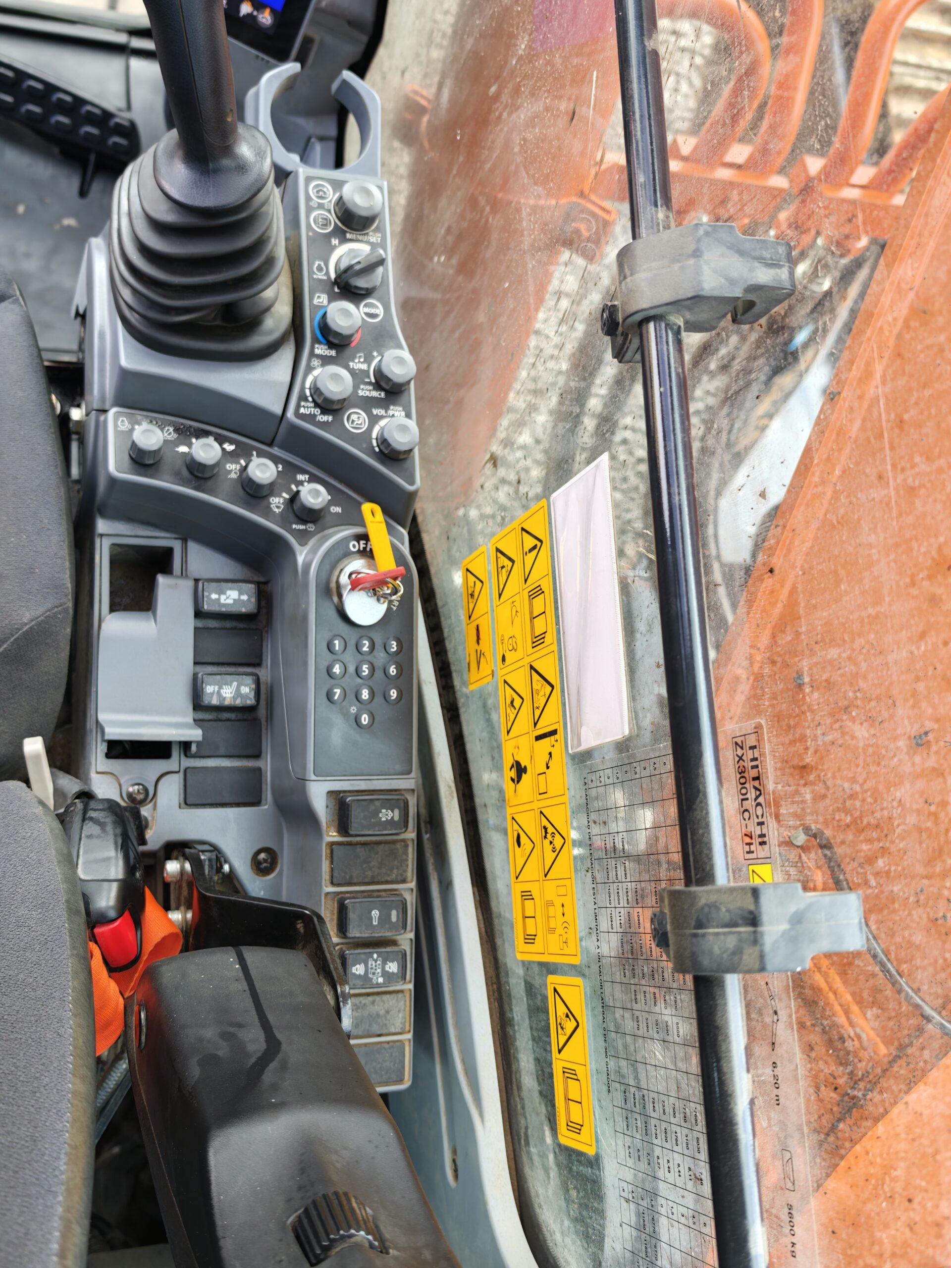 EXCAVADORA HITACHI ZX300LC-7H - 2026 - Imagen 14