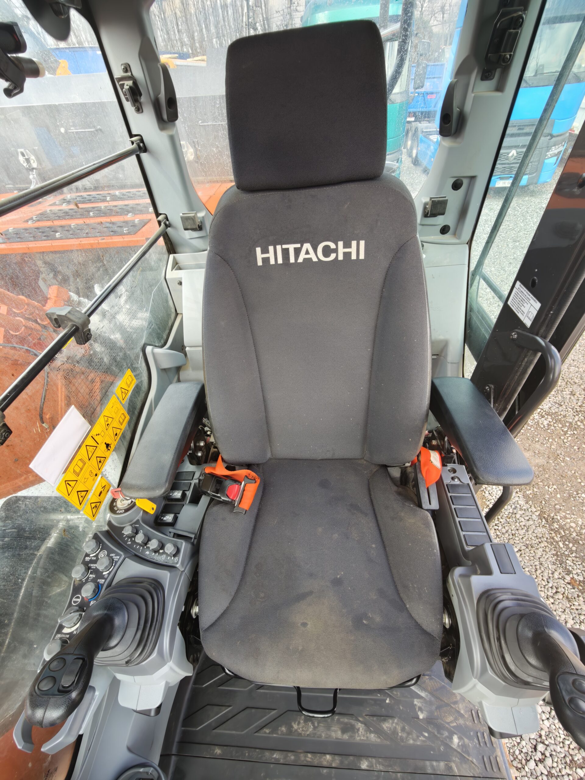 EXCAVADORA HITACHI ZX300LC-7H - 2026 - Imagen 13