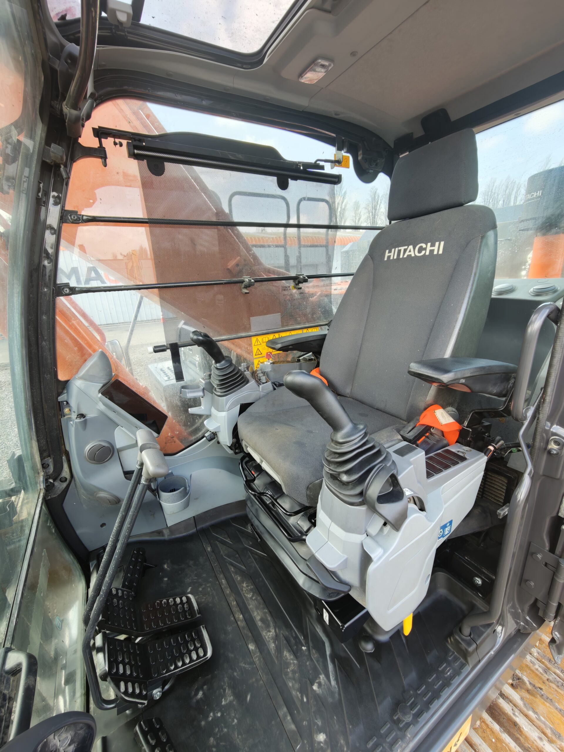EXCAVADORA HITACHI ZX300LC-7H - 2026 - Imagen 11