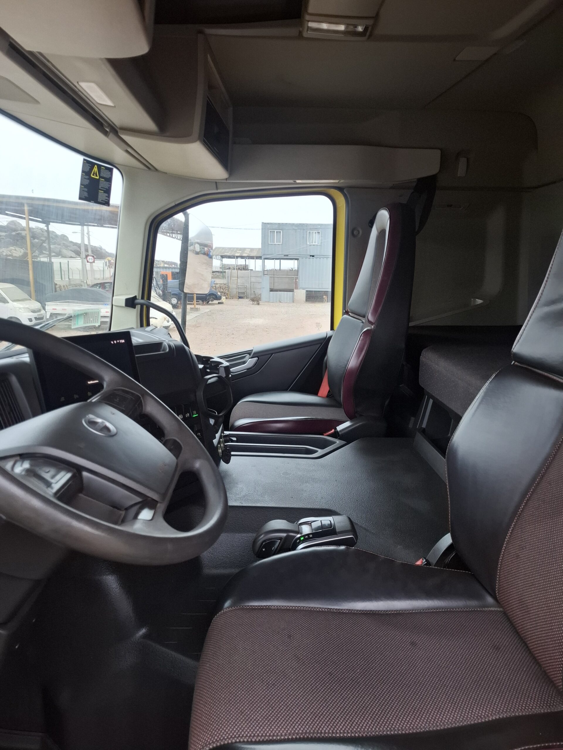 TRACTOCAMIÓN VOLVO FMX500 - 2023 - Imagen 14