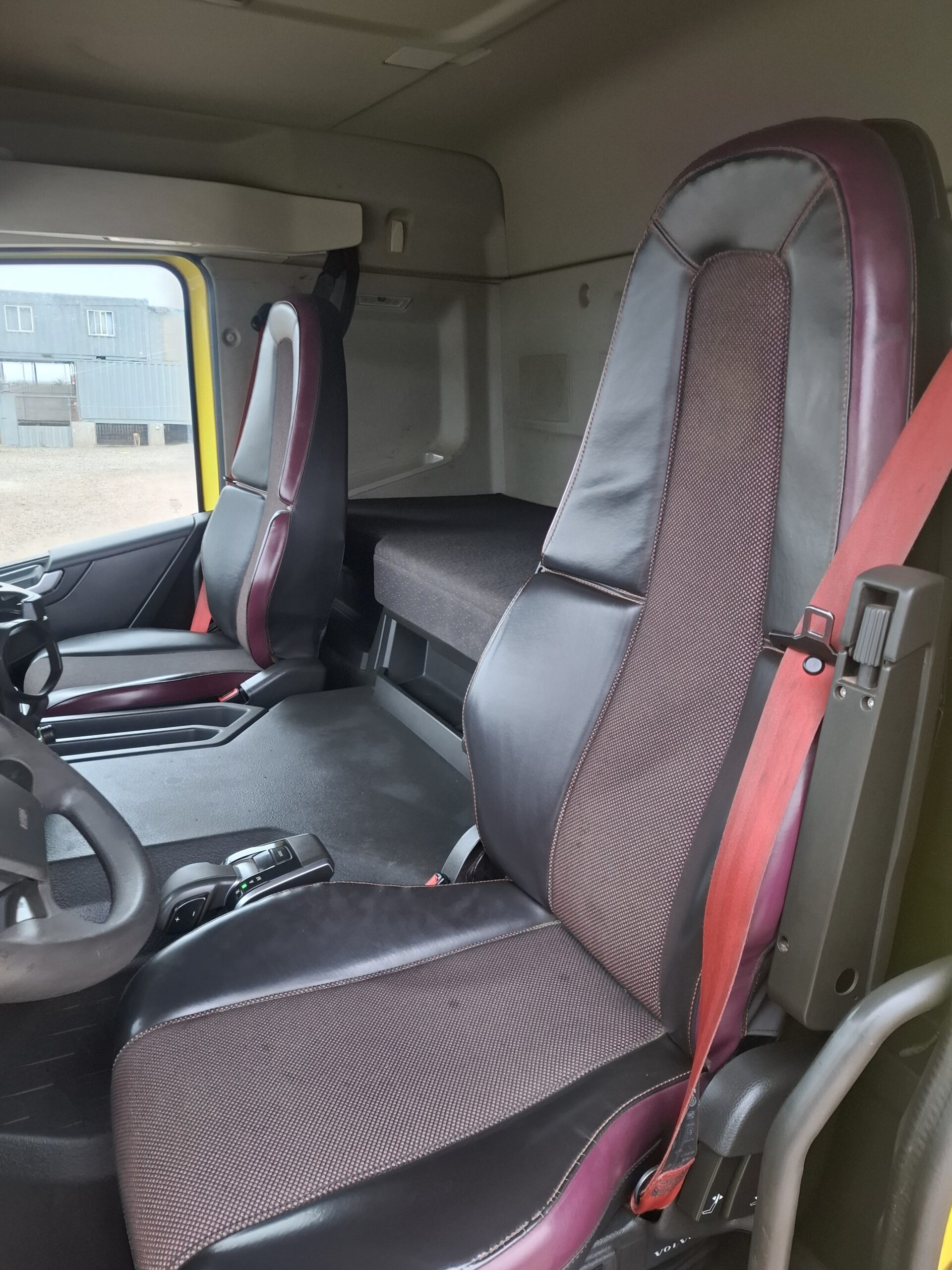TRACTOCAMIÓN VOLVO FMX500 - 2023 - Imagen 9