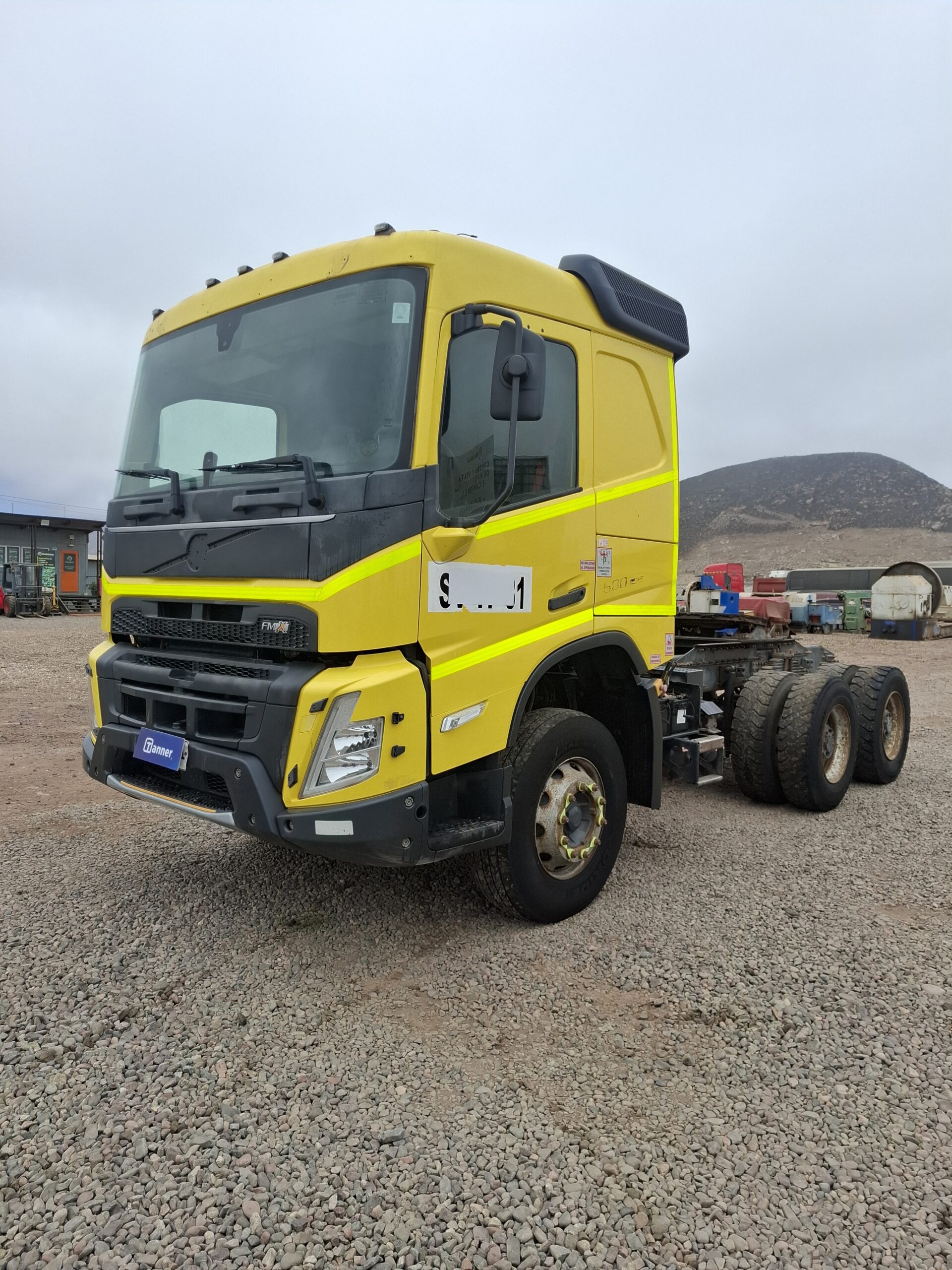 FOTO DE TRACTOCAMIÓN VOLVO FMX500 - 2023