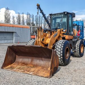 FOTO DE CARGADOR FRONTAL CASE 721F - 2018