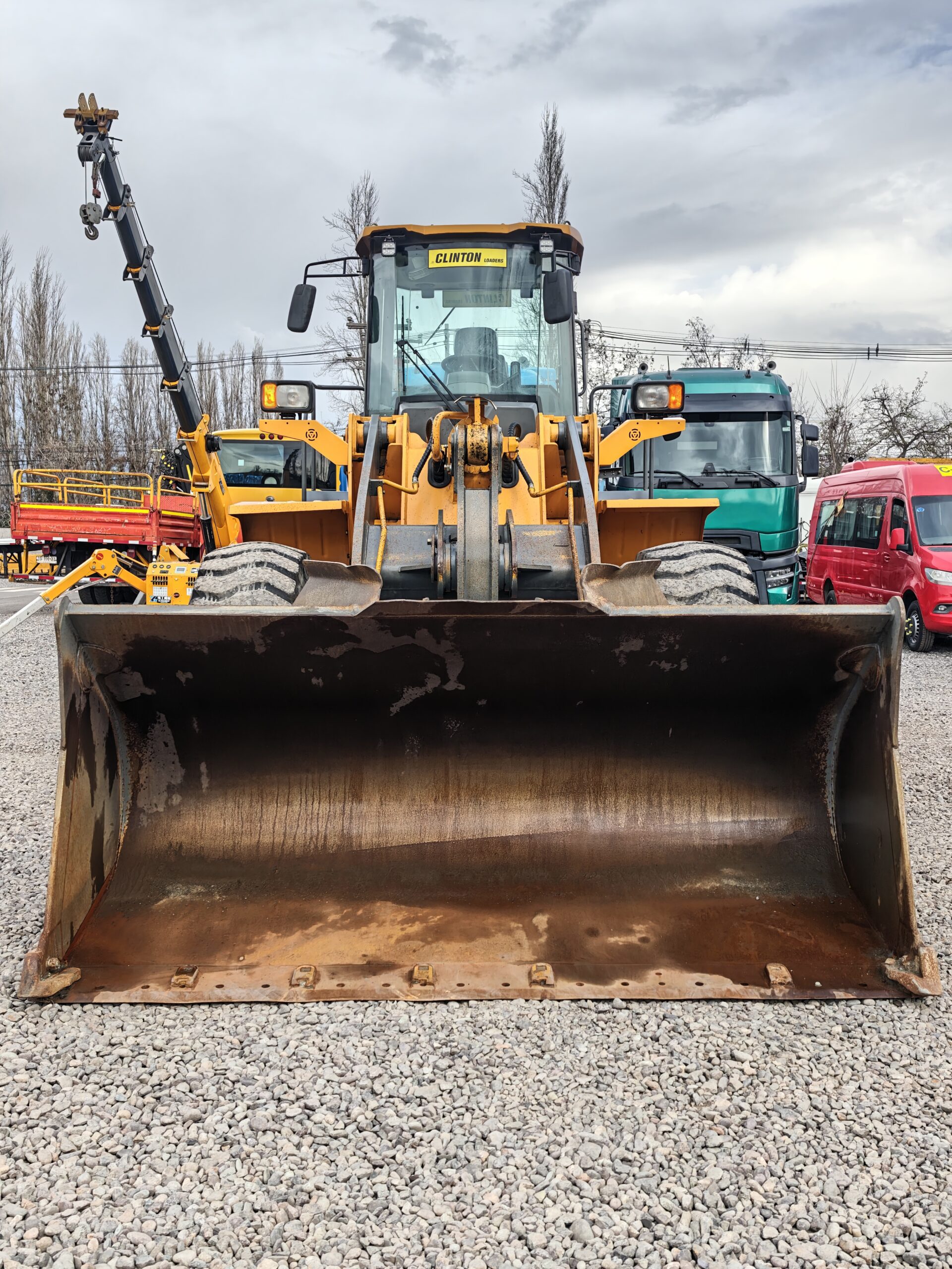 CARGADOR FRONTAL CLINTON 557G - 2025 - Imagen 8