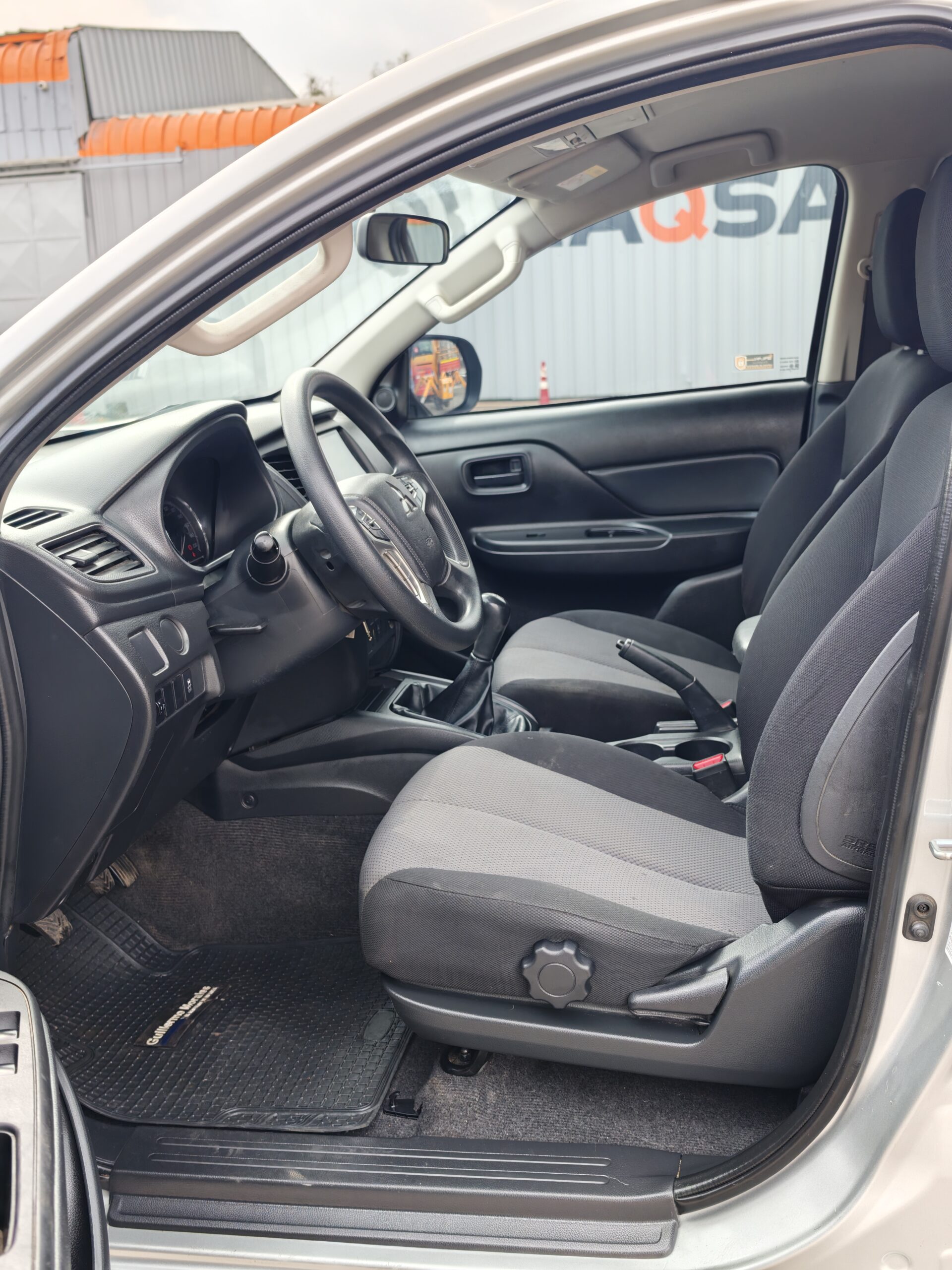 CAMIONETA MITSUBISHI L200 WORK CR - 2024 - Imagen 9