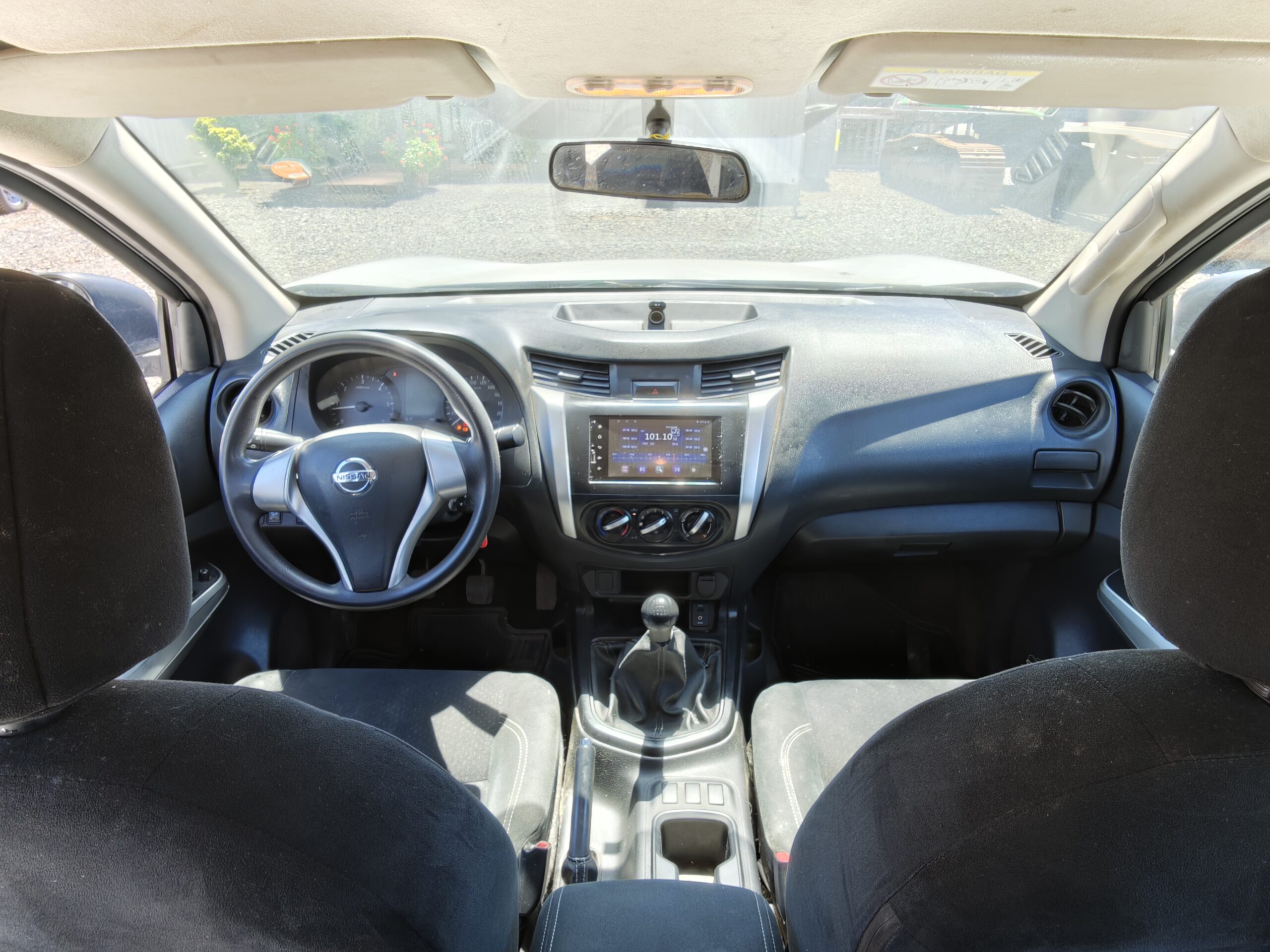 CAMIONETA NISSAN NP300 - 2019 - Imagen 12