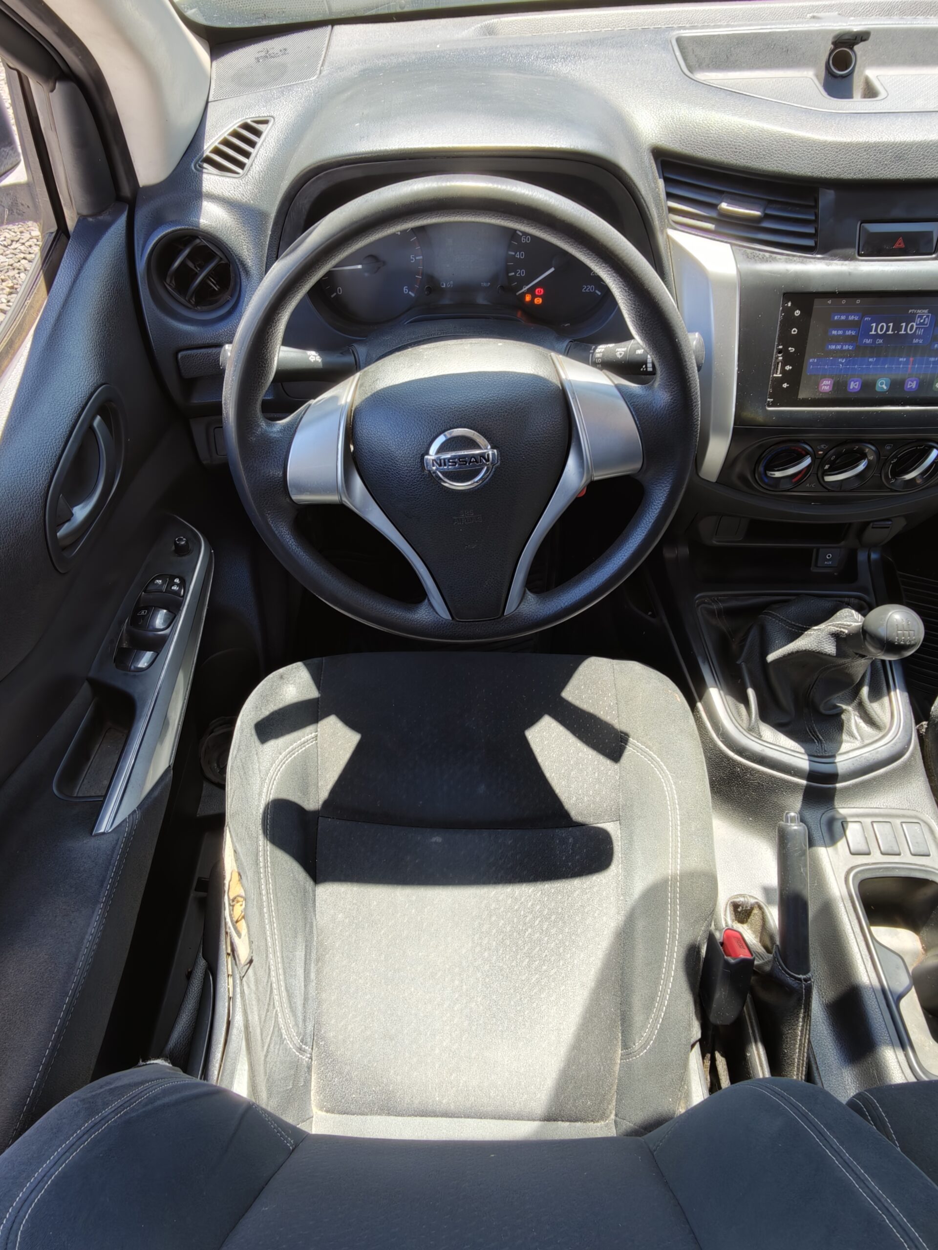 CAMIONETA NISSAN NP300 - 2019 - Imagen 10