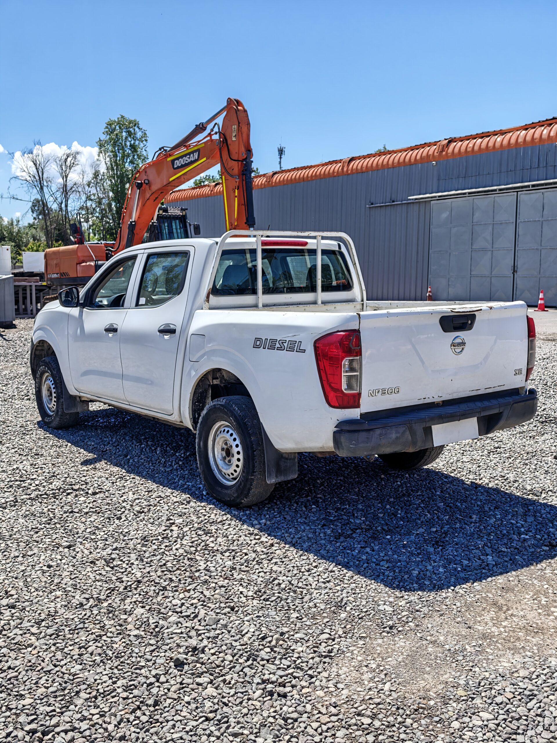 CAMIONETA NISSAN NP300 - 2019 - Imagen 3